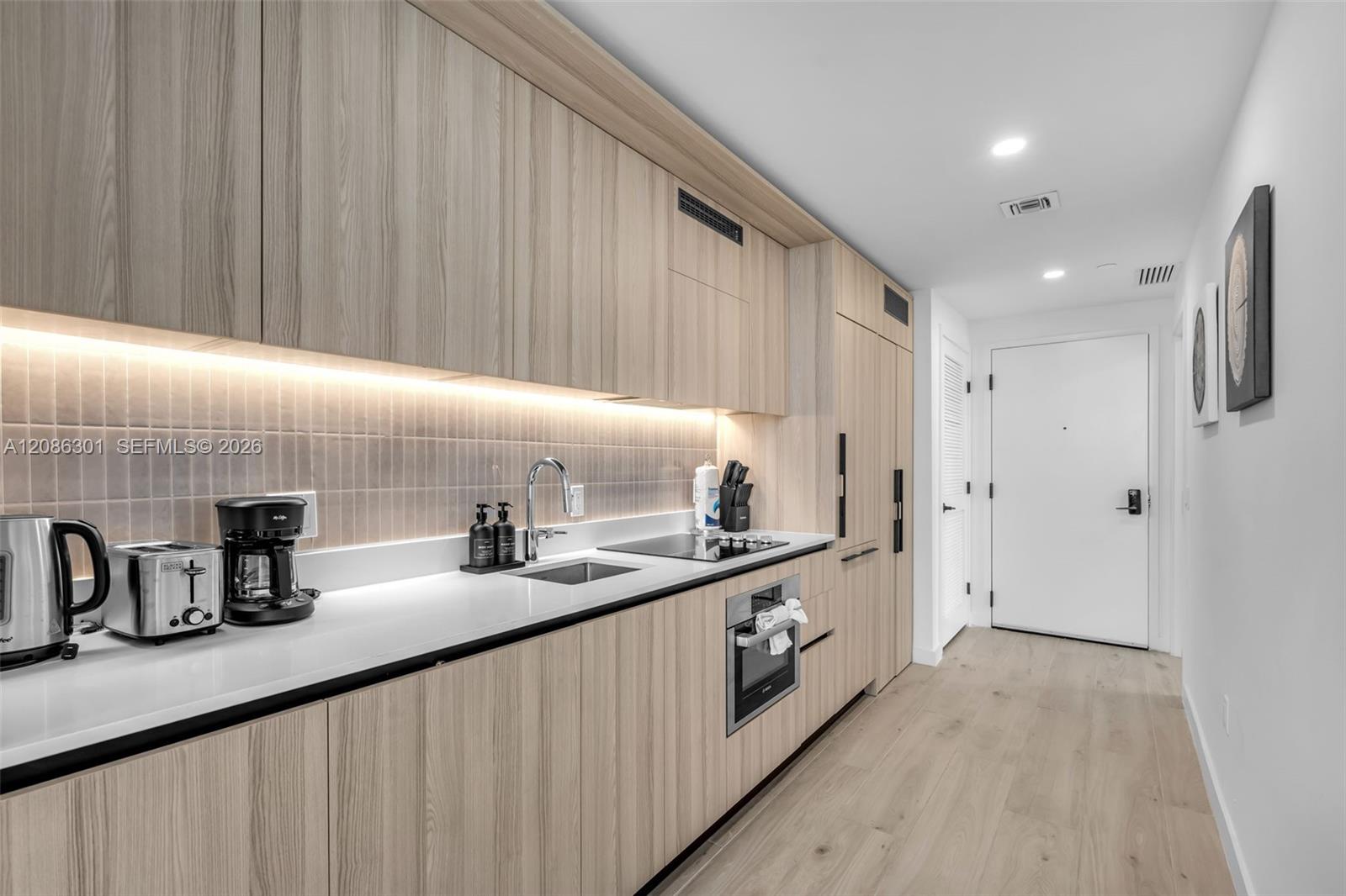 225 N Miami Avenue