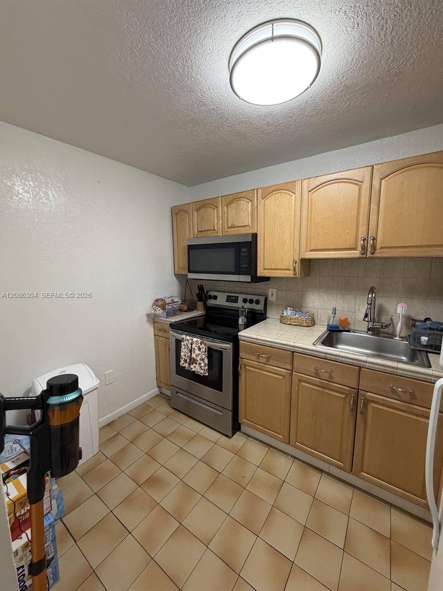 8095 NW 8th Street