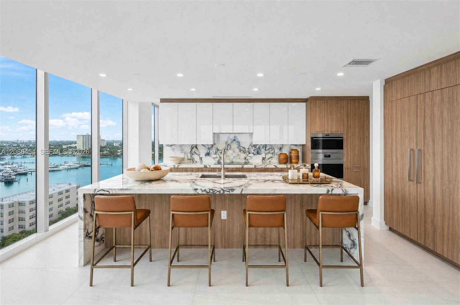 153 N Seabreeze Boulevard