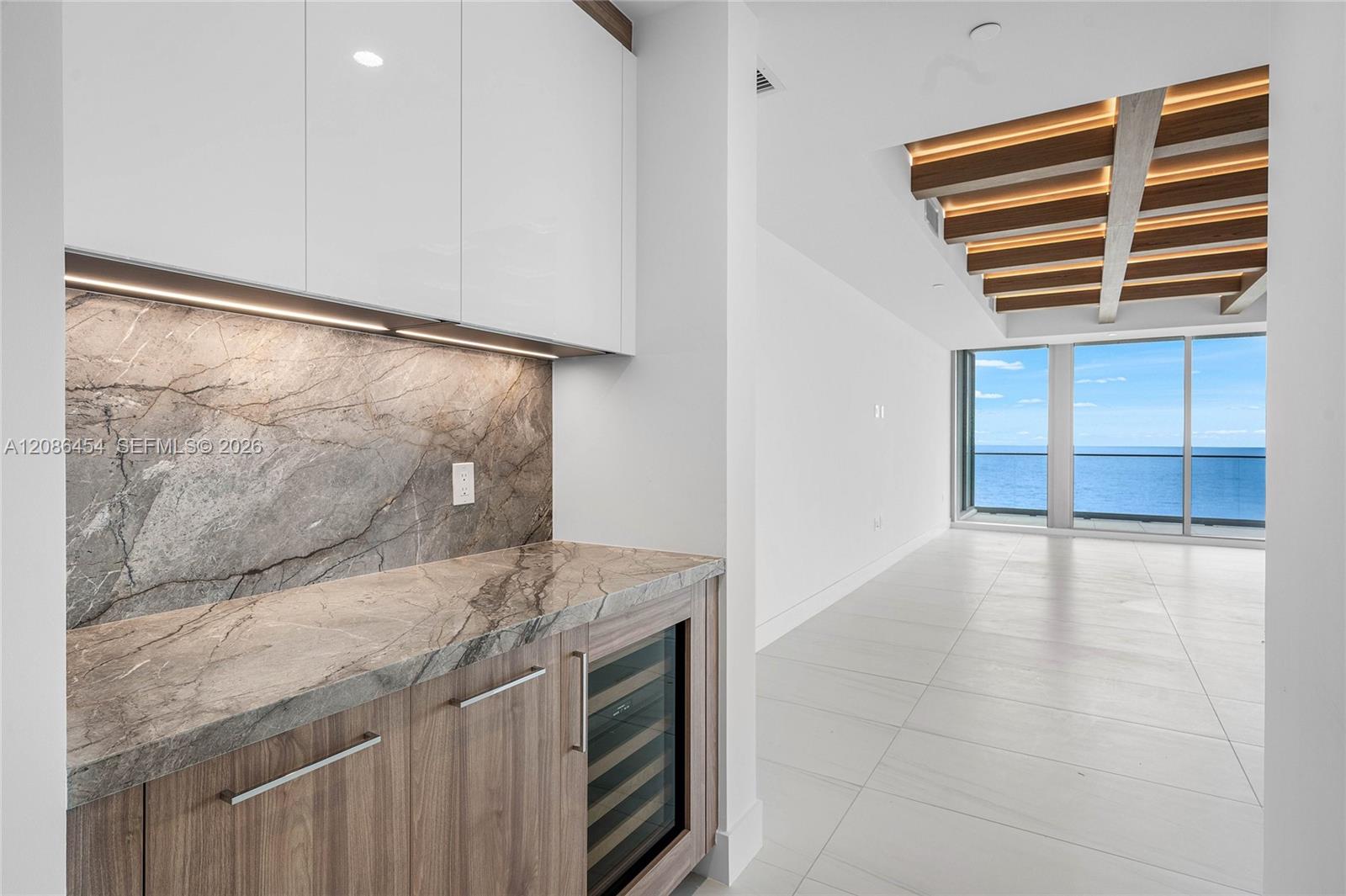153 N Seabreeze Boulevard