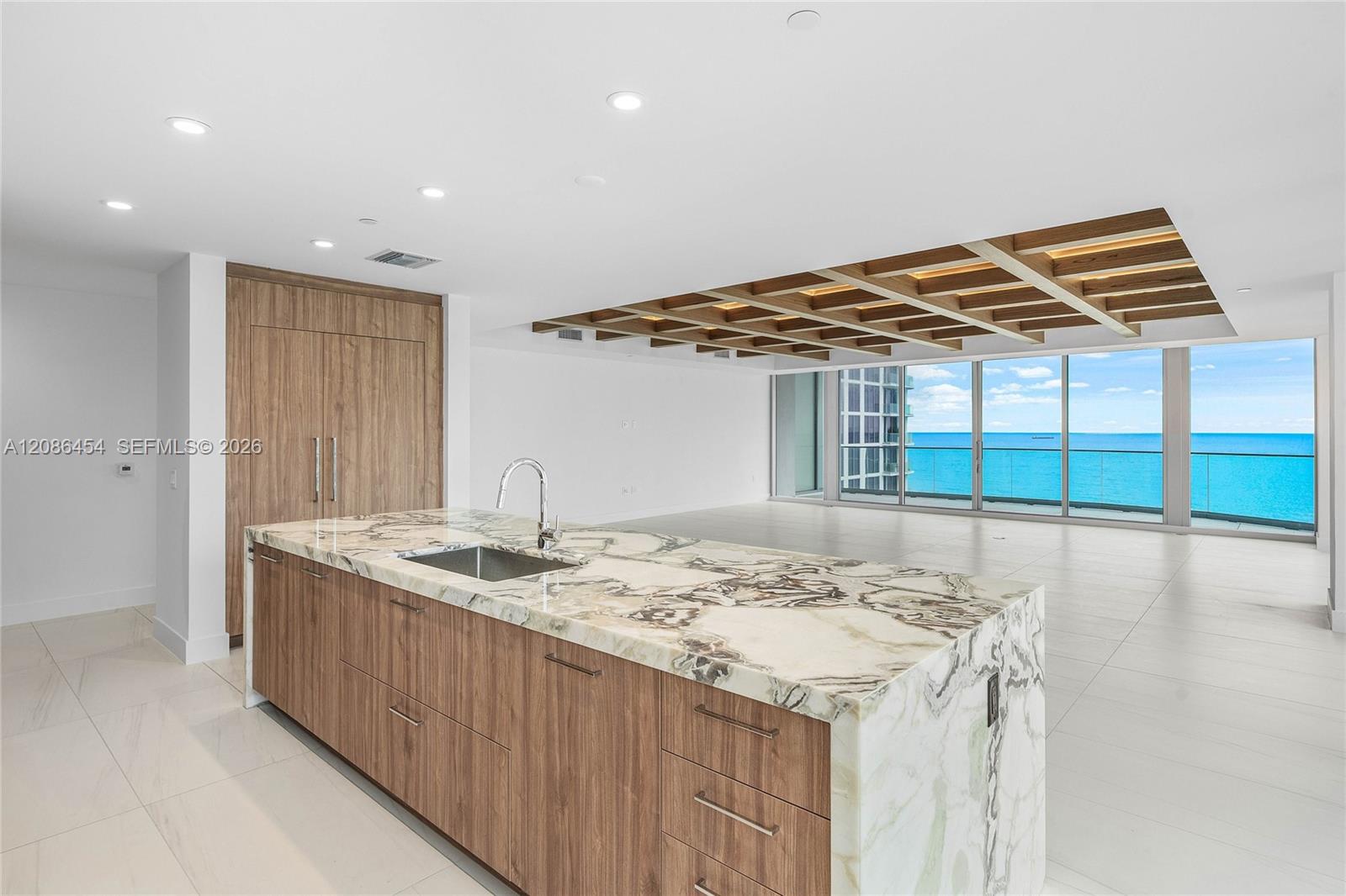 153 N Seabreeze Boulevard