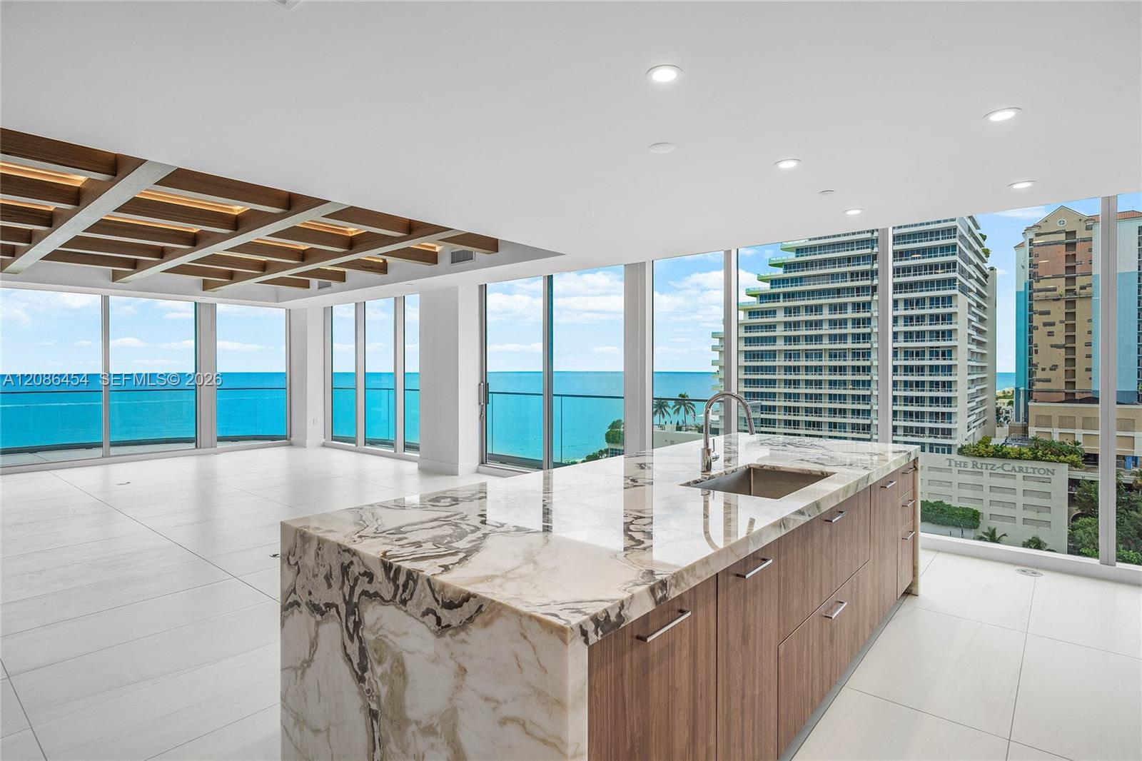 153 N Seabreeze Boulevard