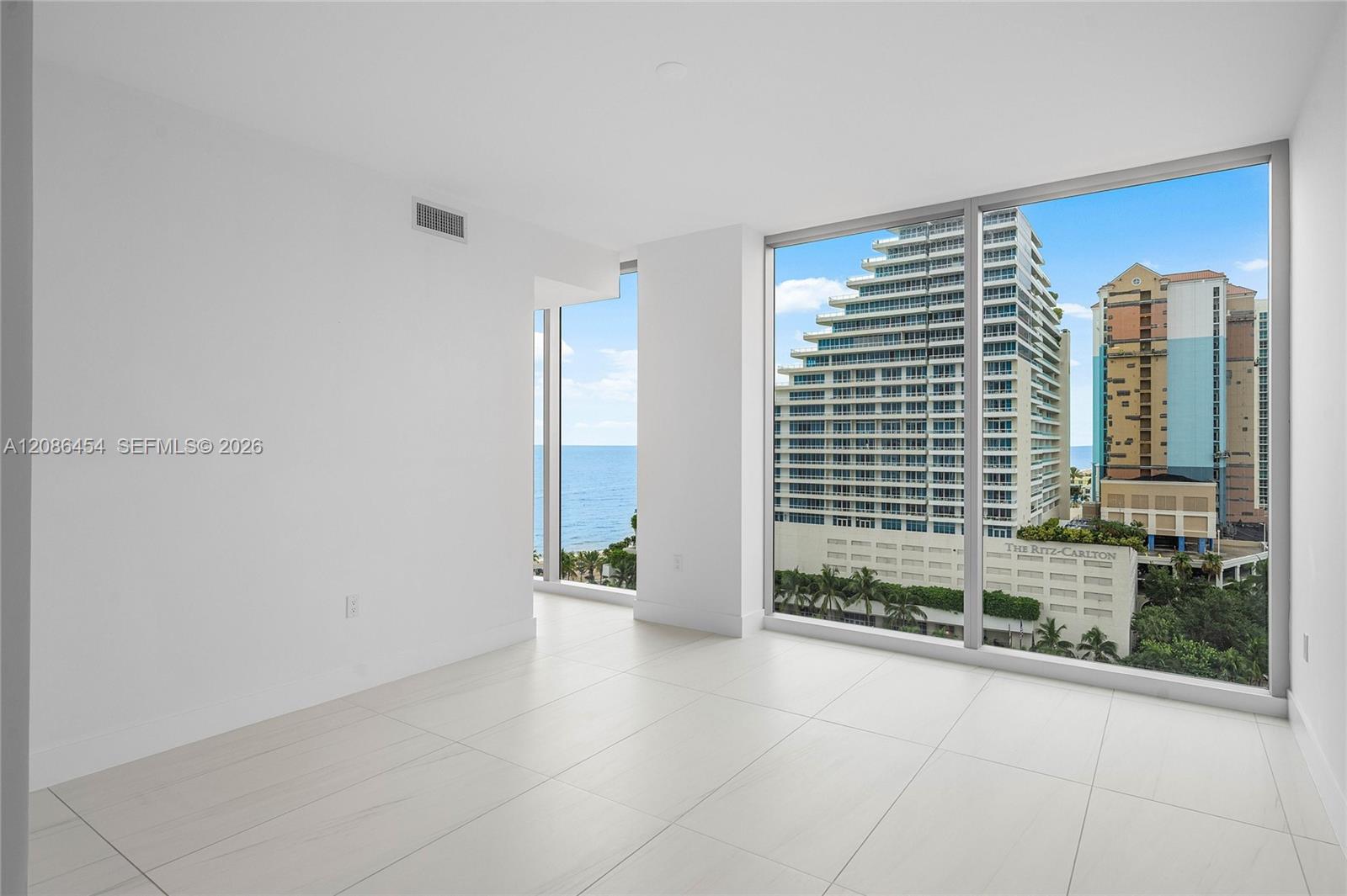 153 N Seabreeze Boulevard