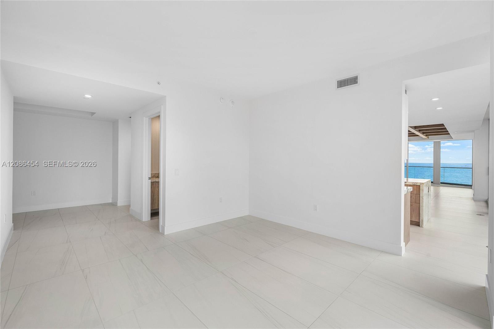 153 N Seabreeze Boulevard
