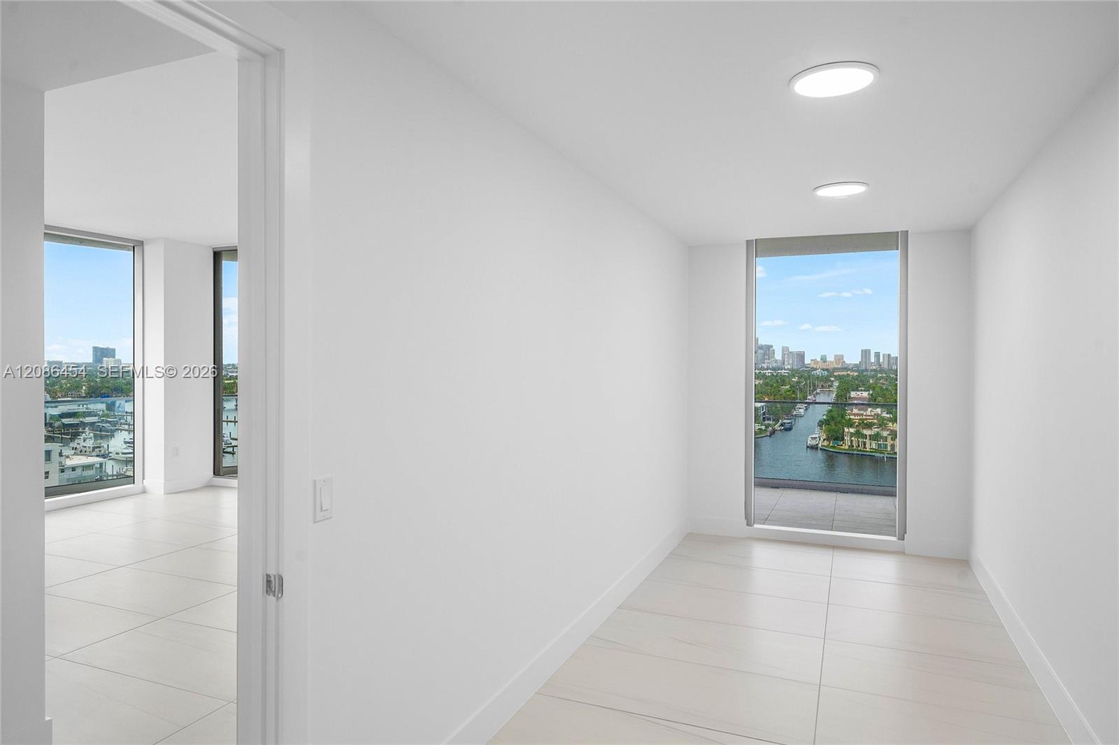 153 N Seabreeze Boulevard
