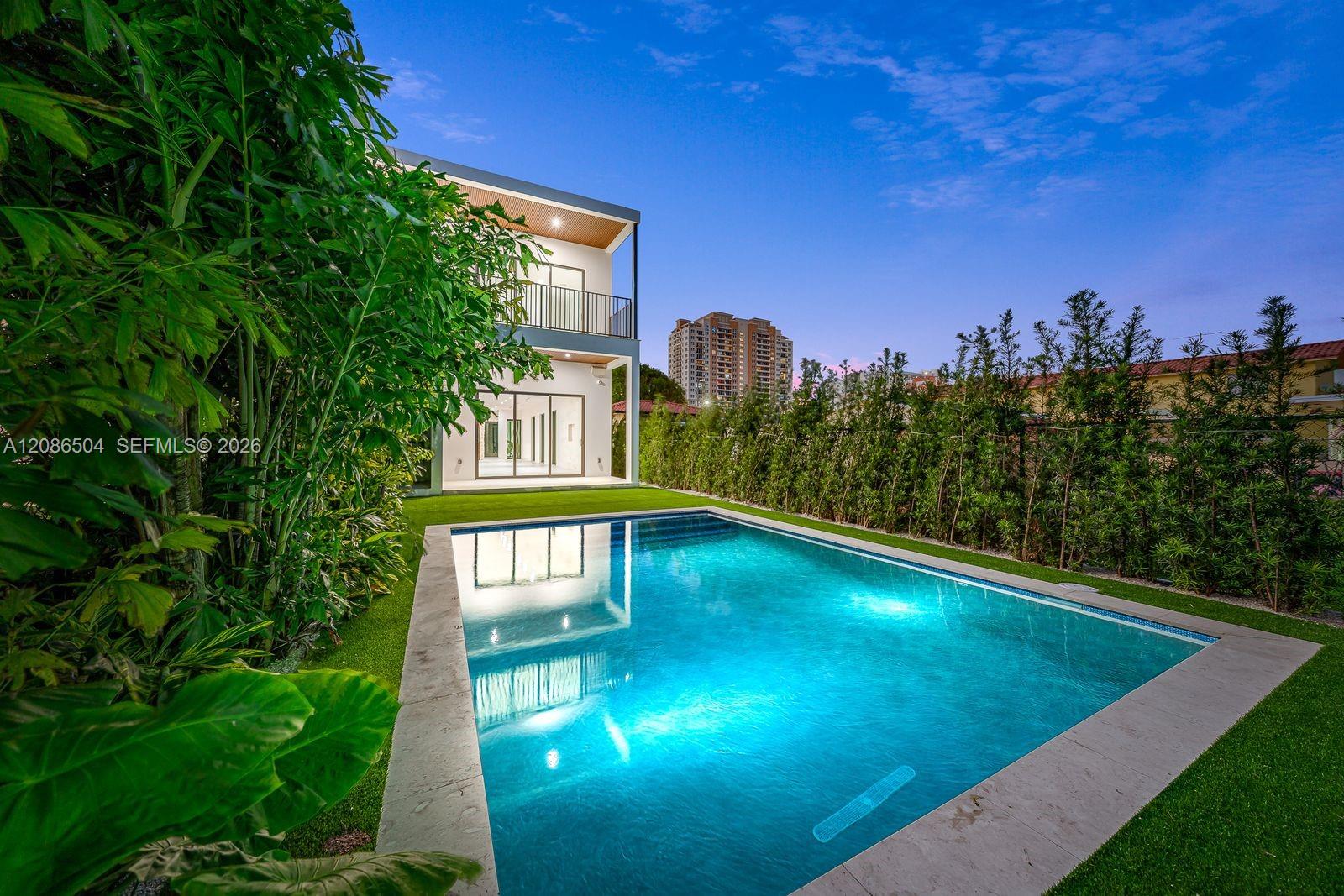3322 SW 23 Street