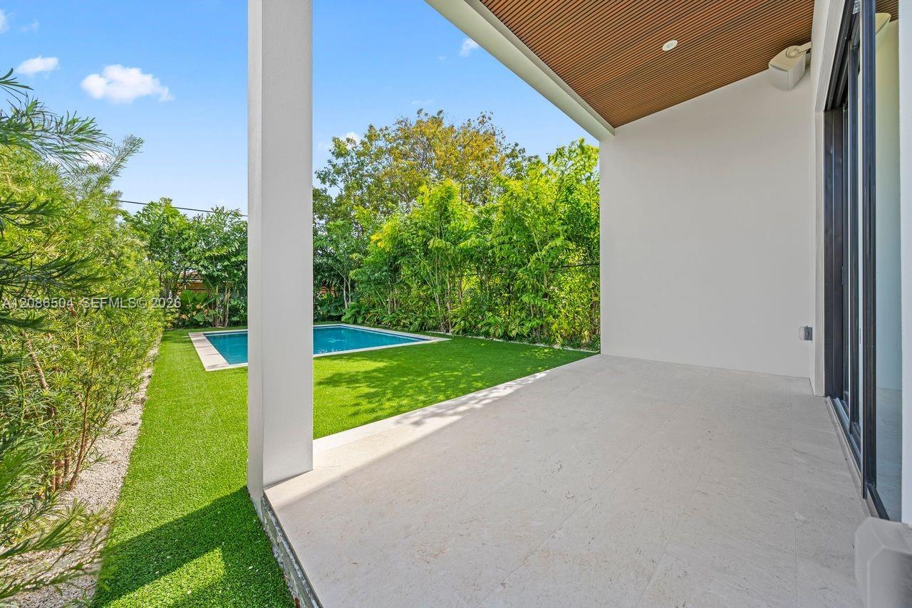 3322 SW 23 Street
