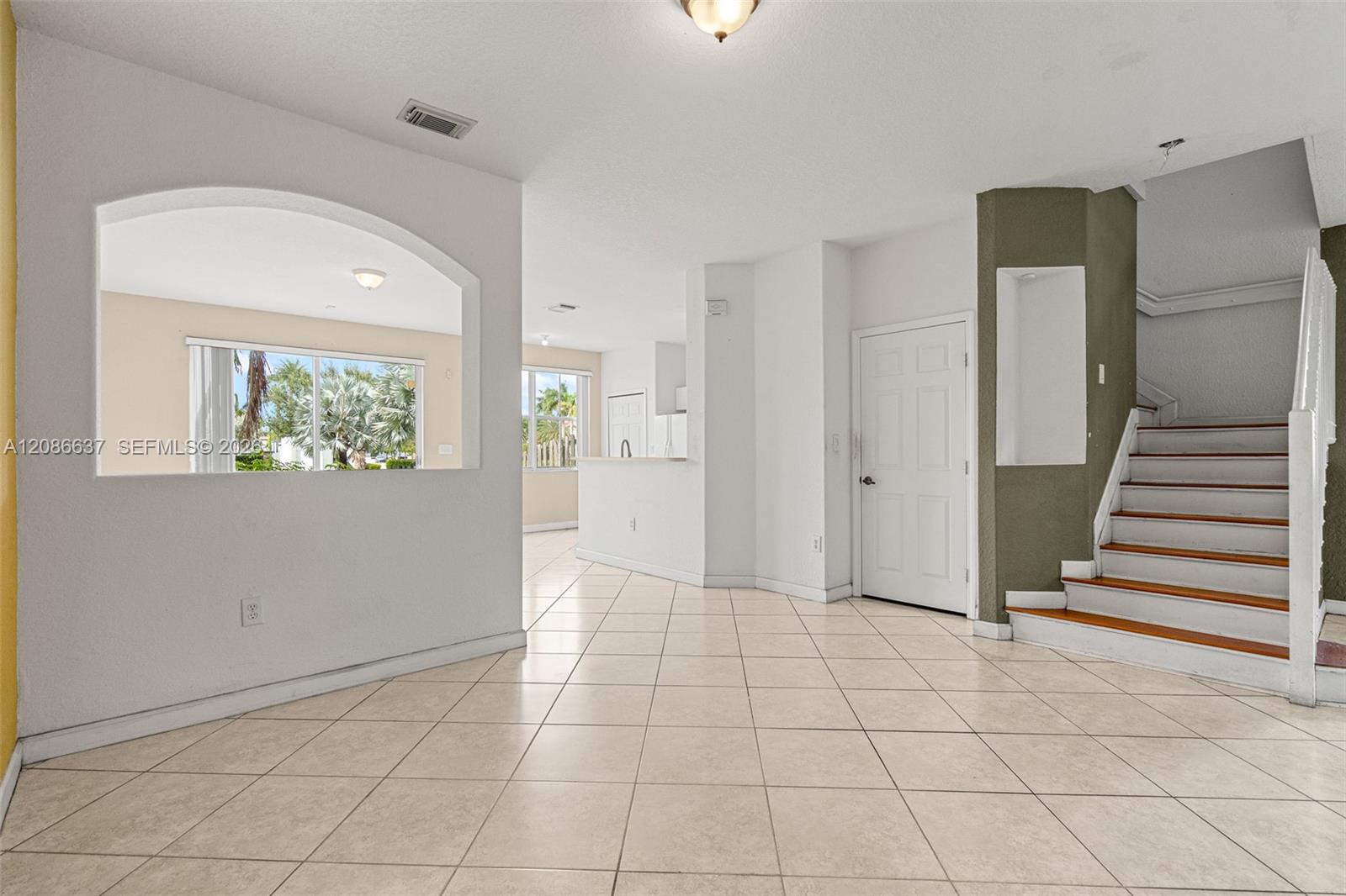 11401 NW 76th Terrace