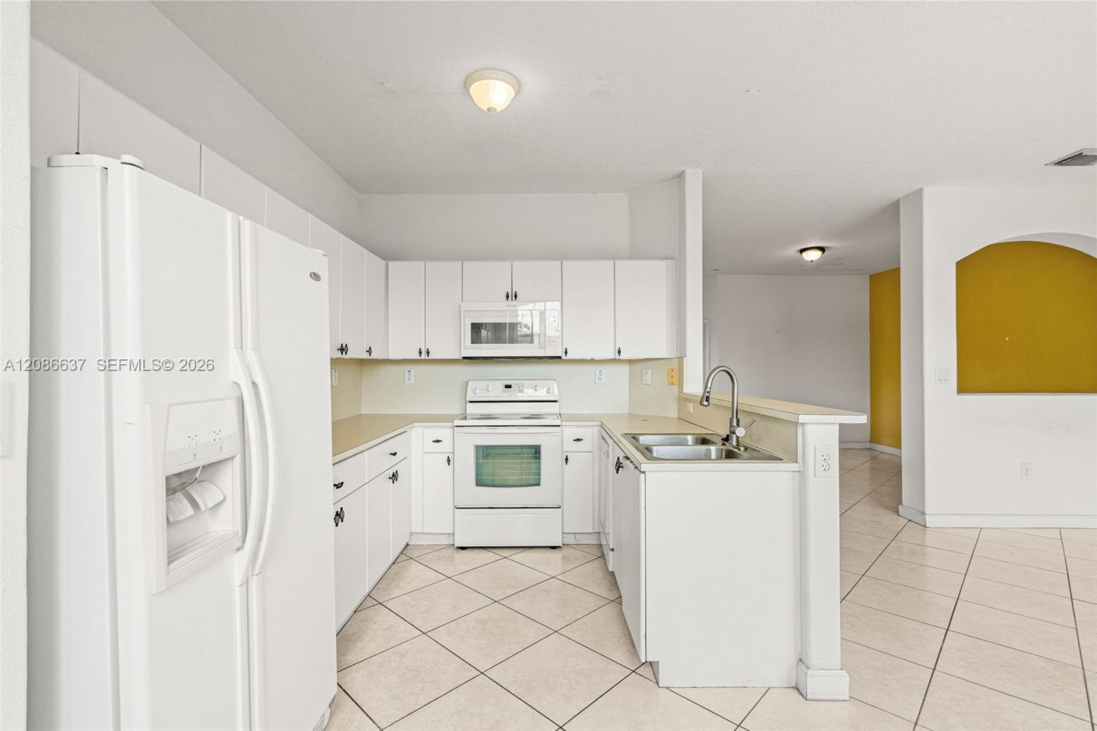 11401 NW 76th Terrace