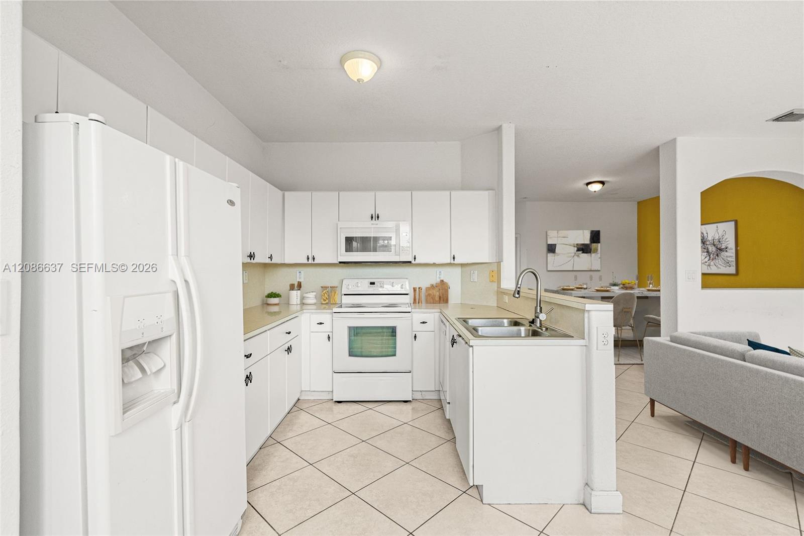 11401 NW 76th Terrace
