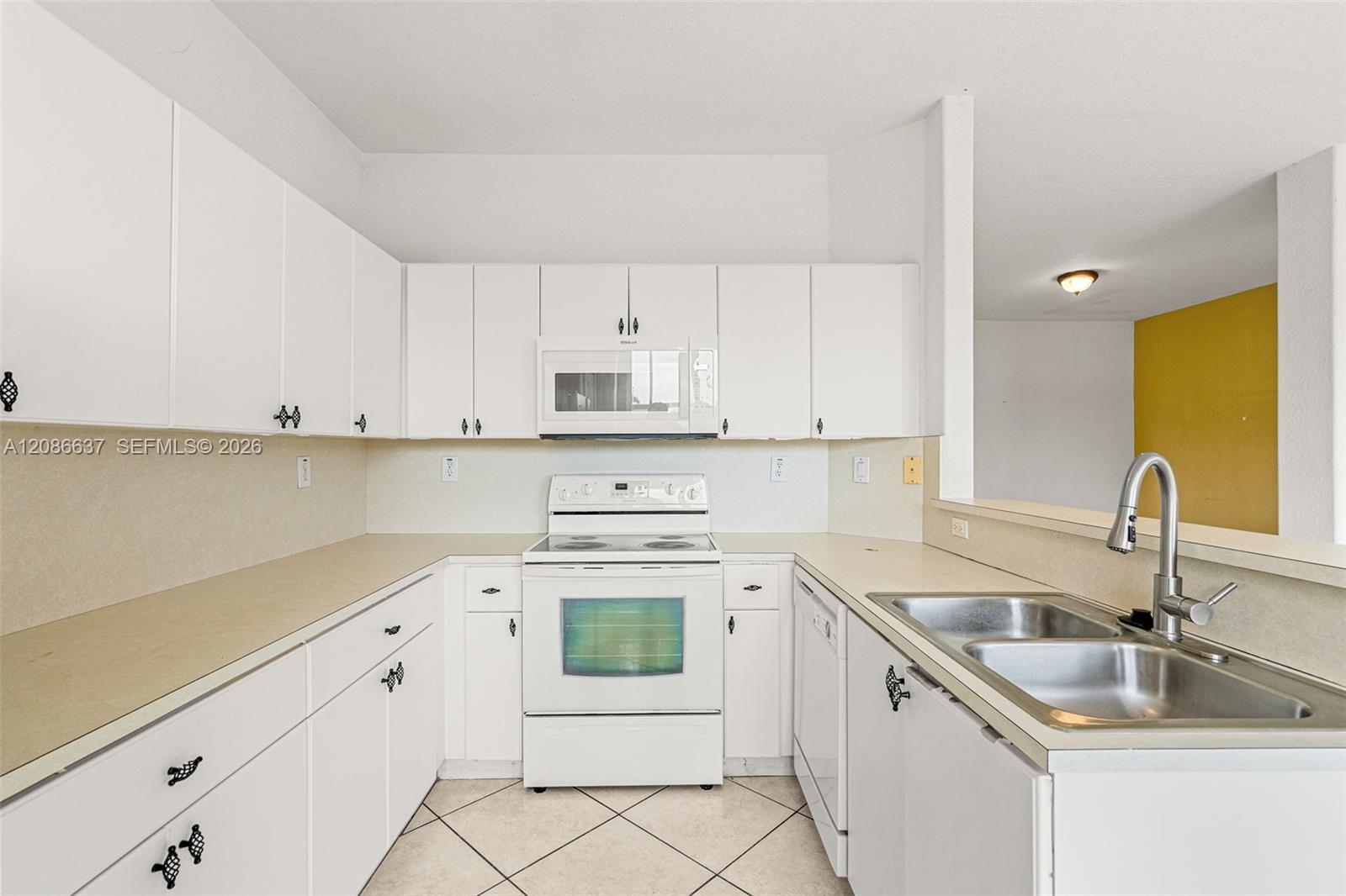 11401 NW 76th Terrace