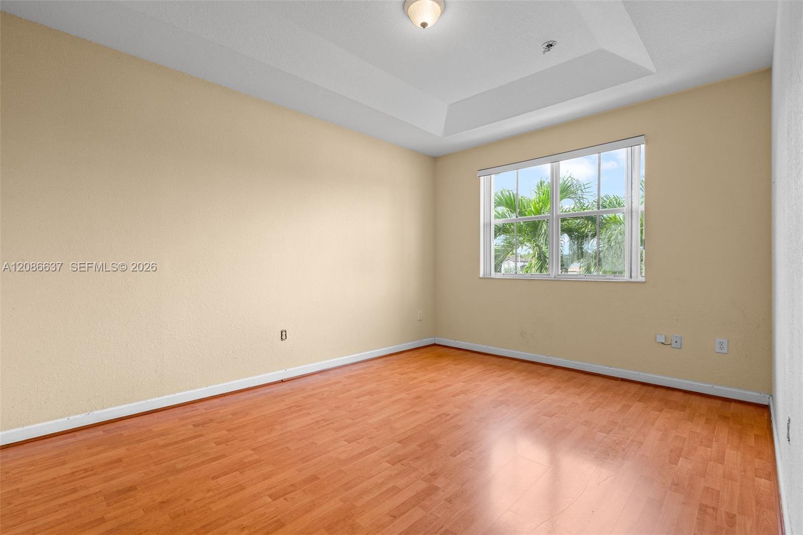 11401 NW 76th Terrace