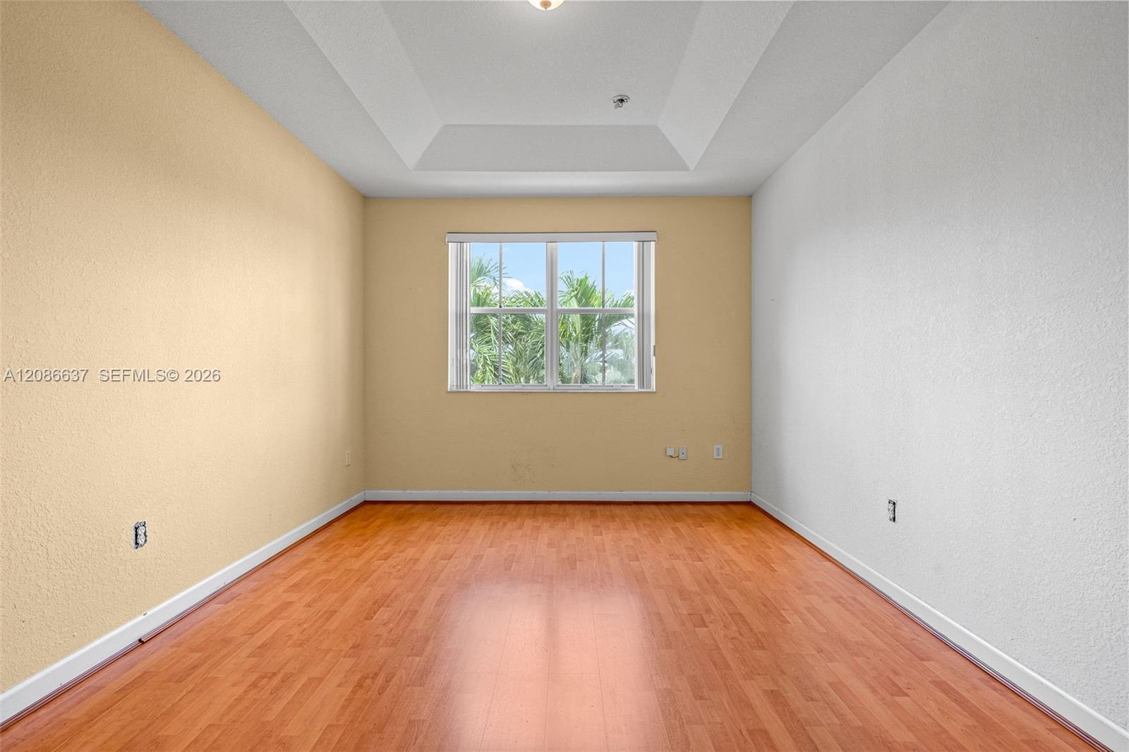 11401 NW 76th Terrace