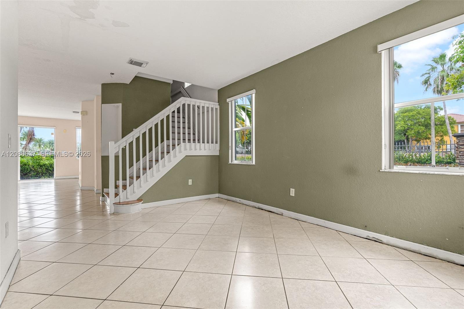 11401 NW 76th Terrace