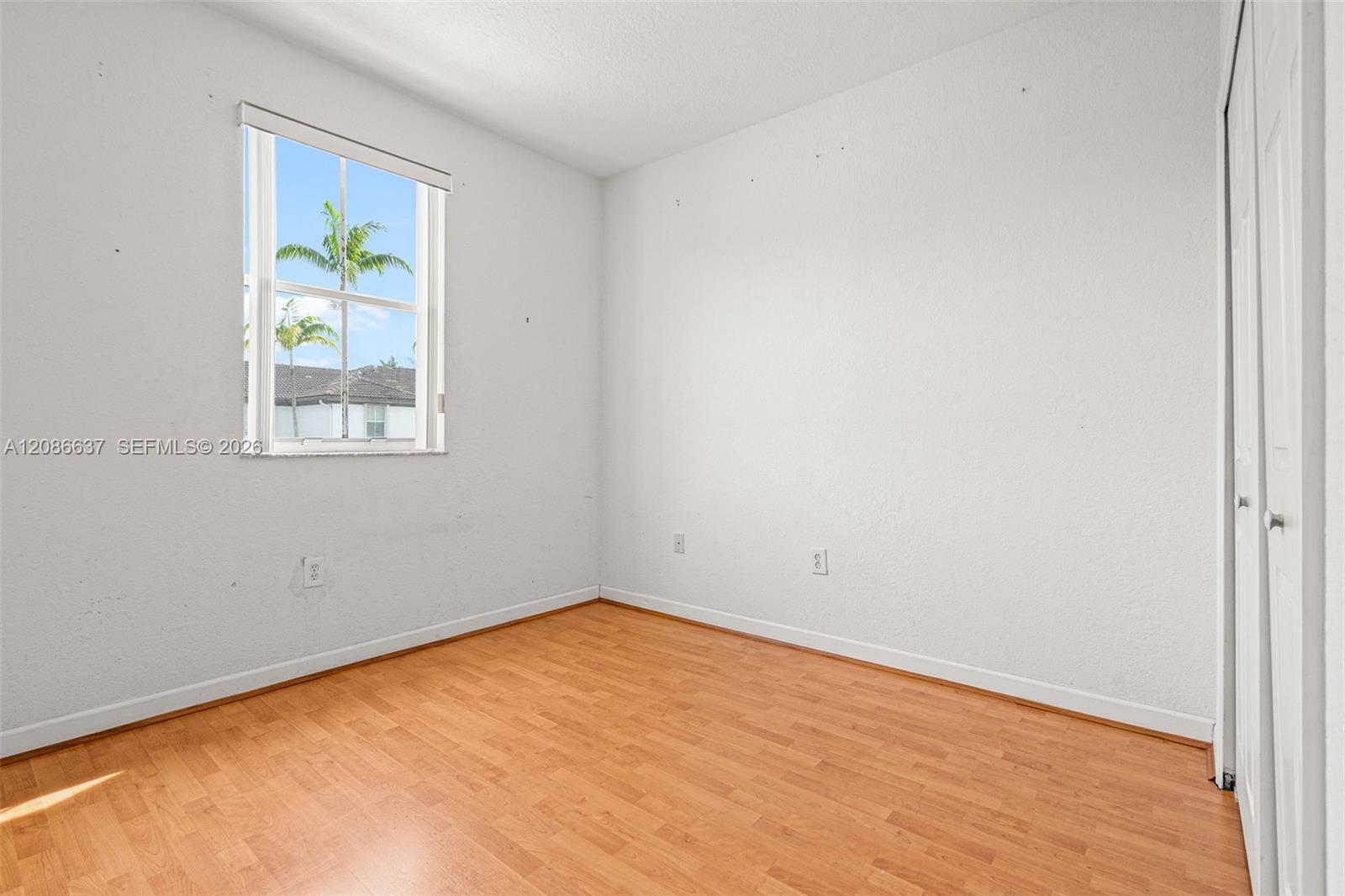 11401 NW 76th Terrace