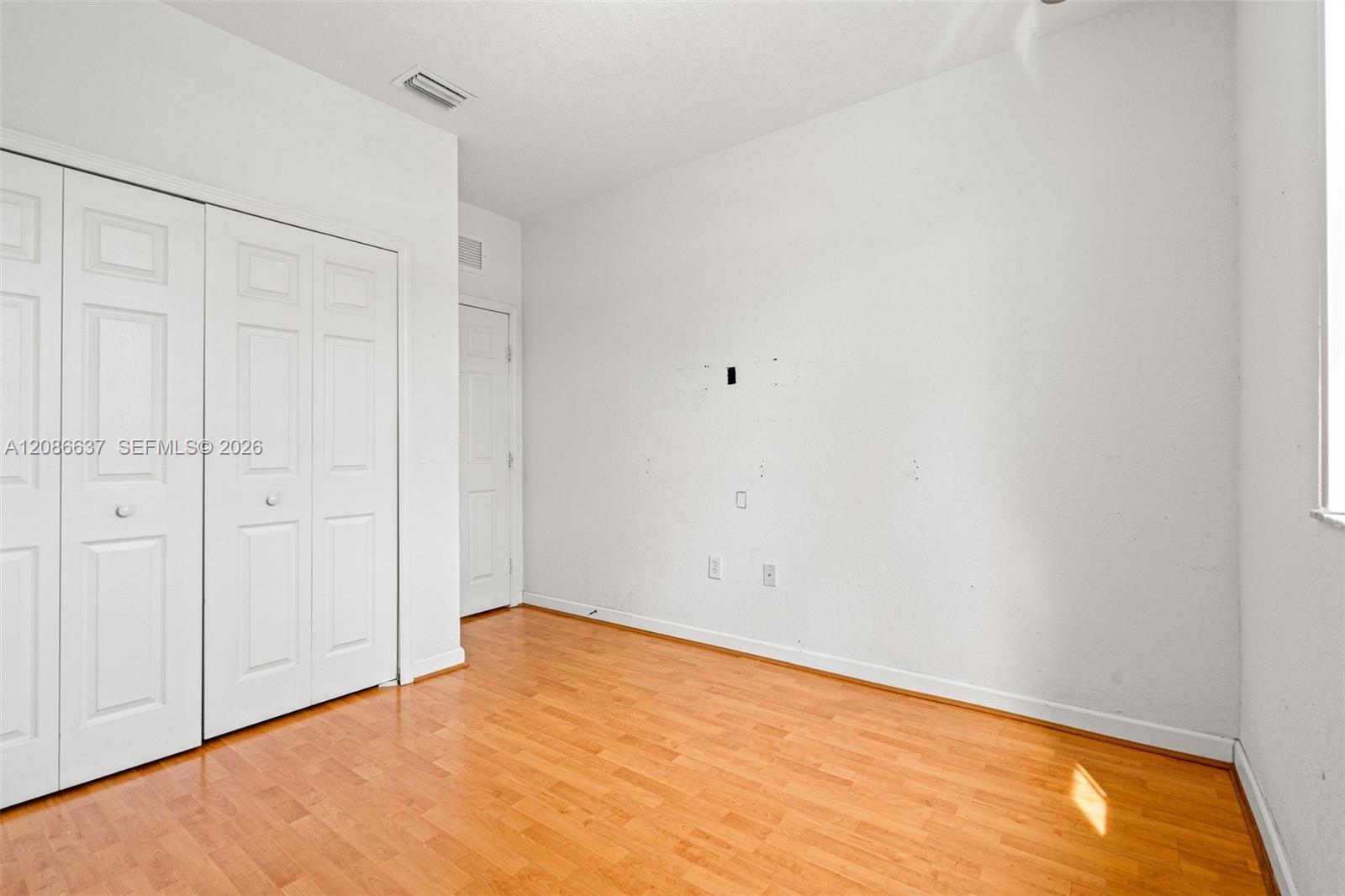 11401 NW 76th Terrace