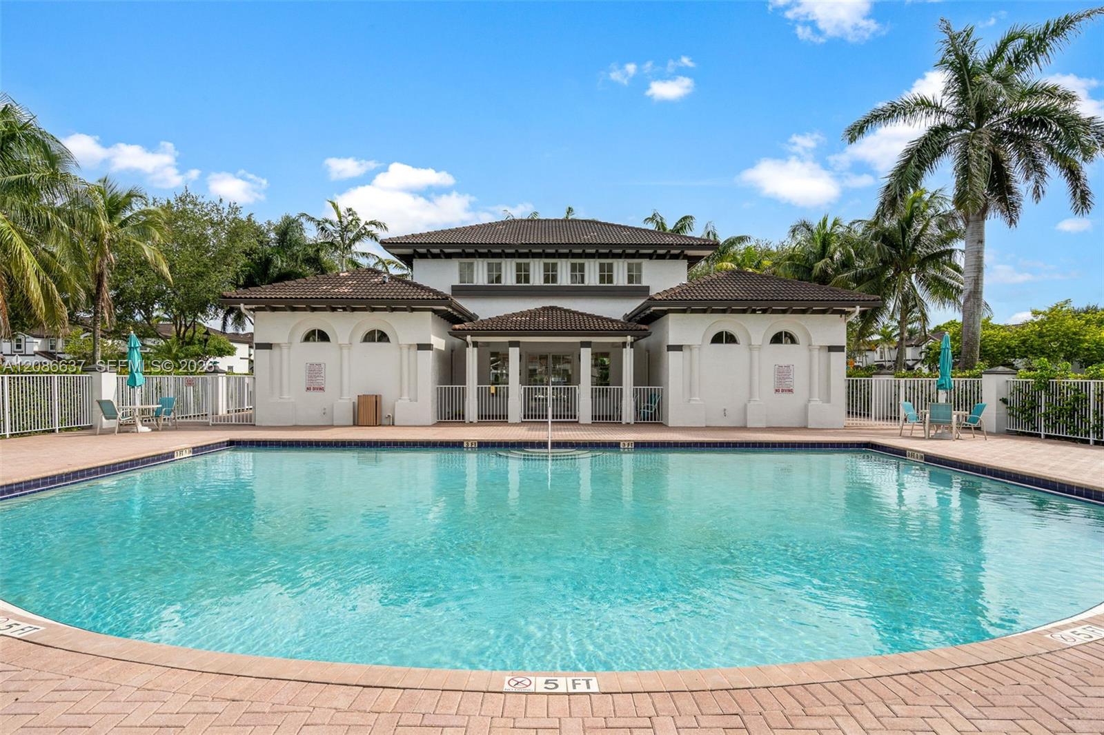 11401 NW 76th Terrace