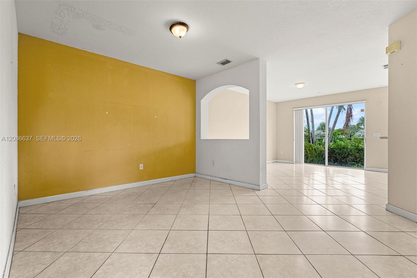 11401 NW 76th Terrace