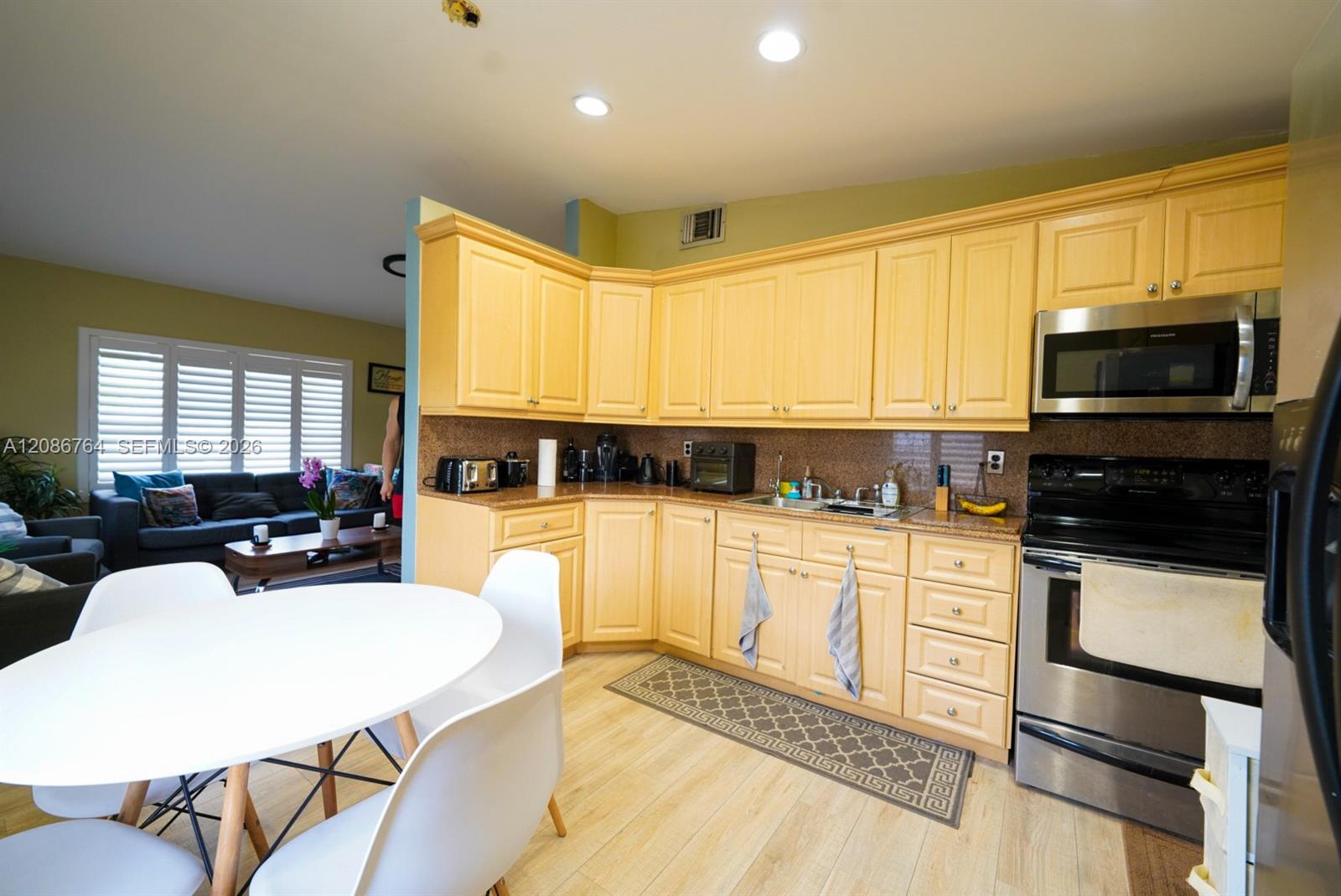 358 E 45th Street