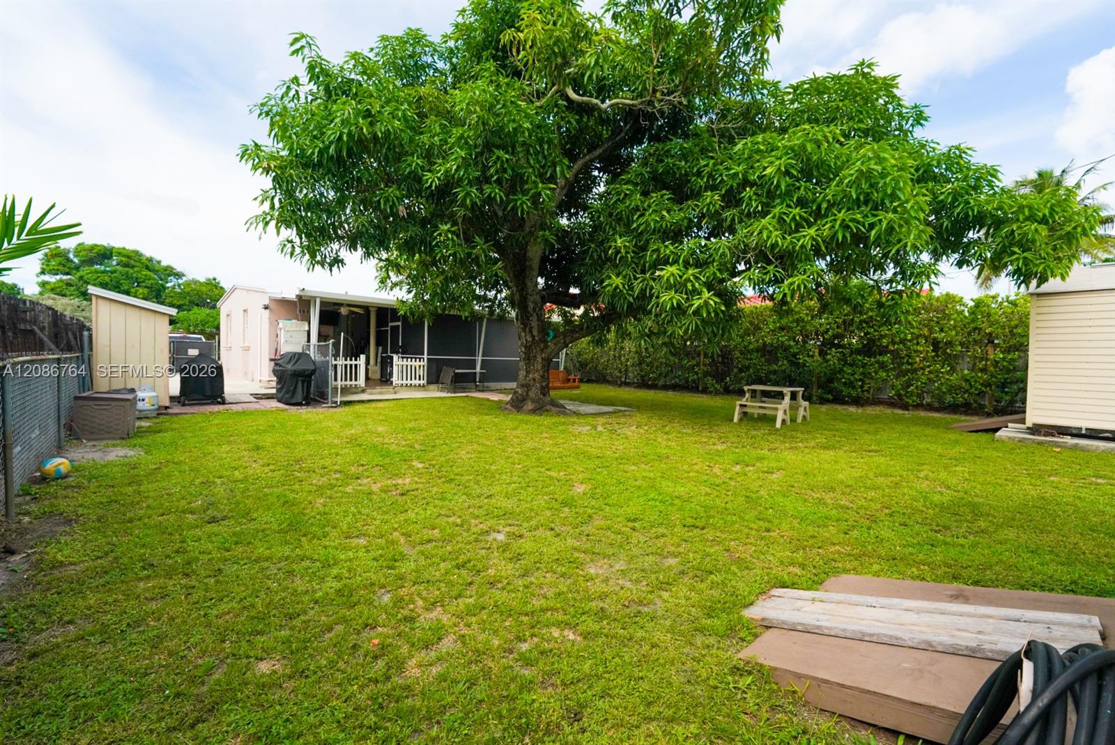 358 E 45th Street