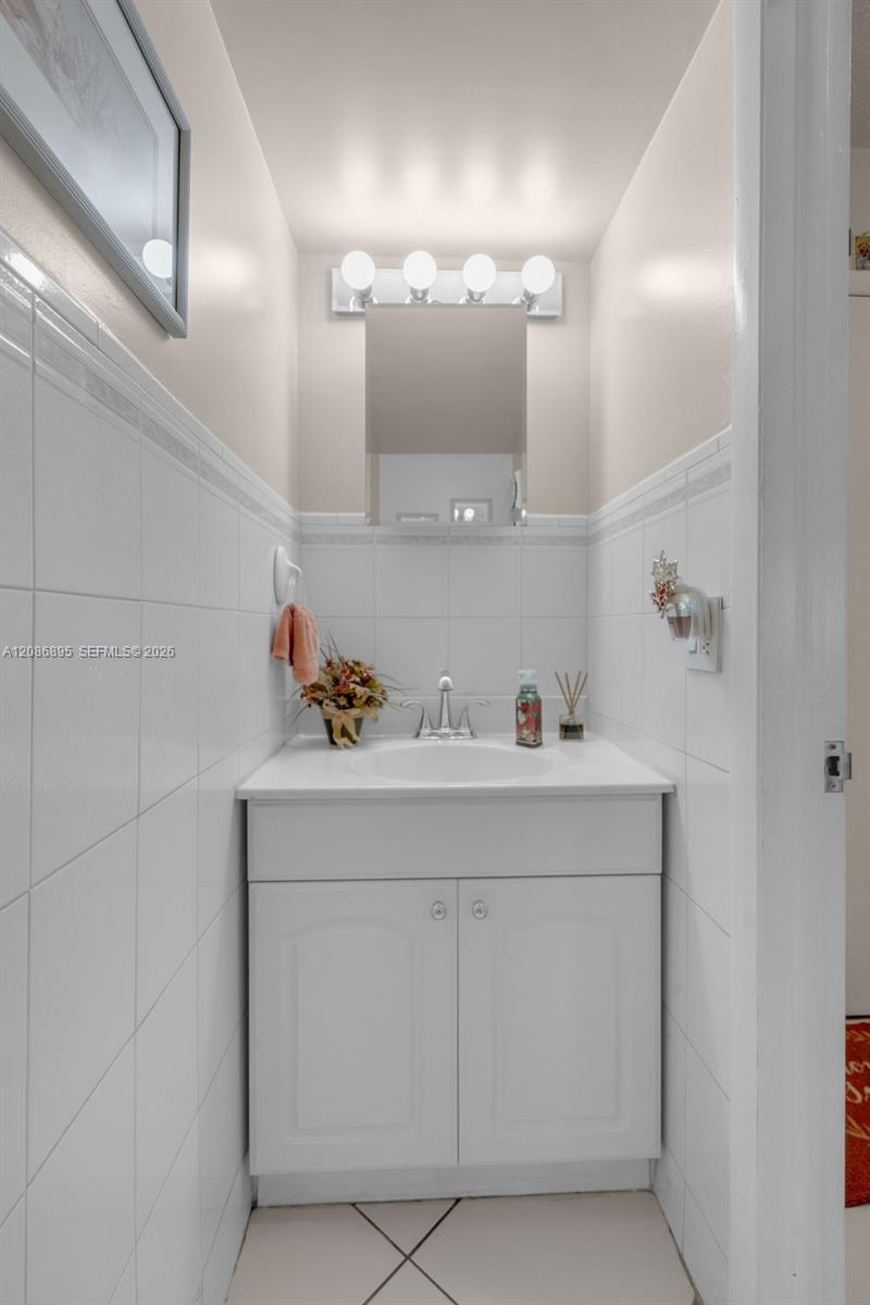 1300 W 53rd Street
