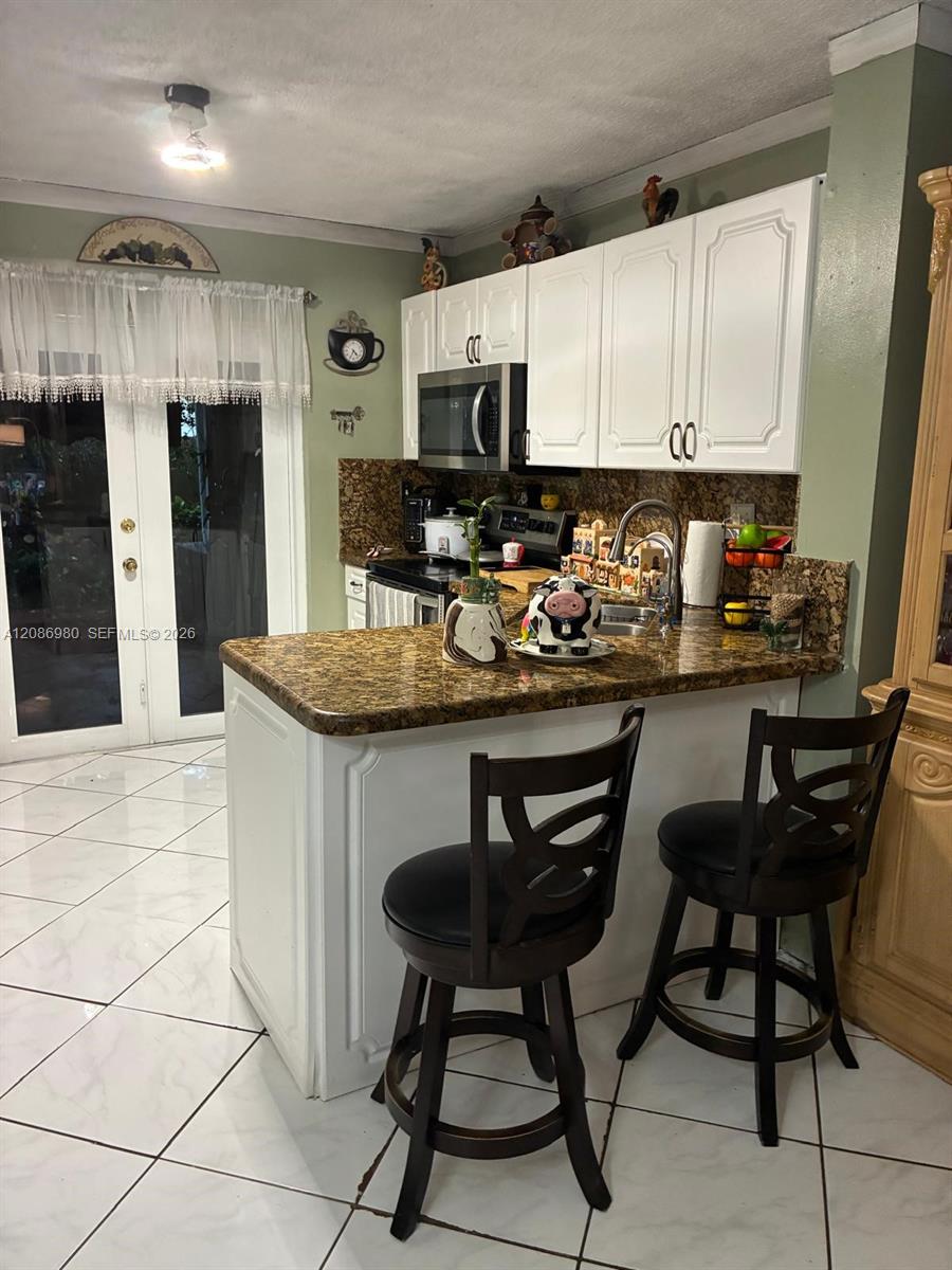 2403 W 76th Street