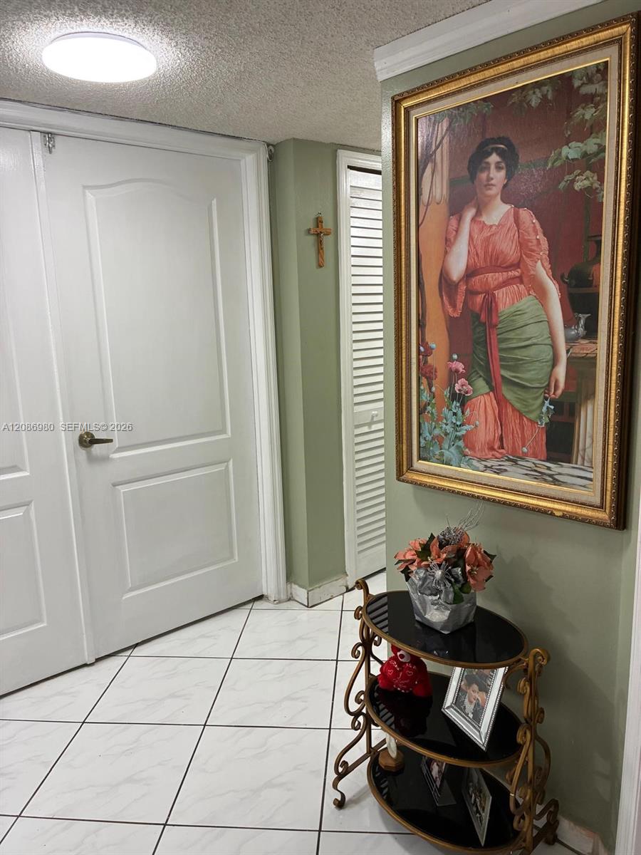 2403 W 76th Street