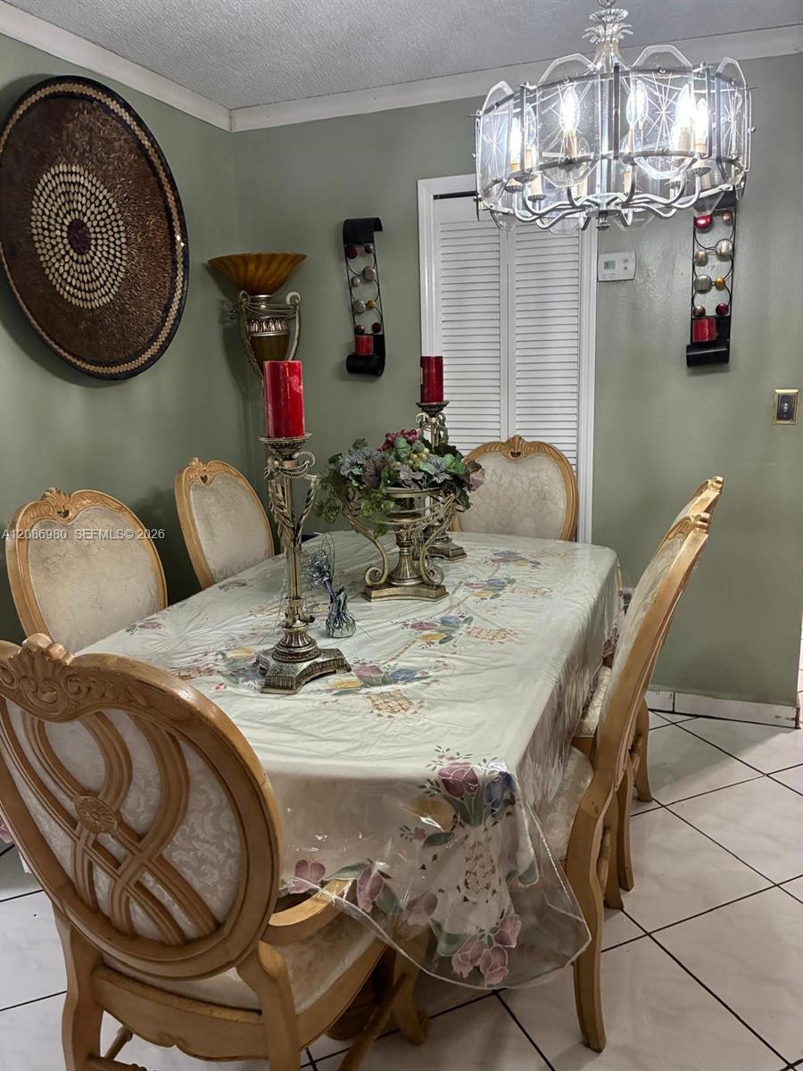 2403 W 76th Street