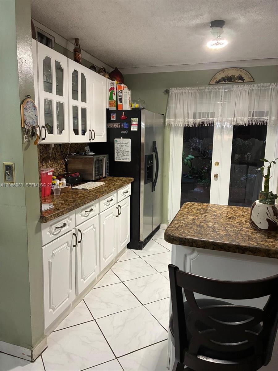 2403 W 76th Street