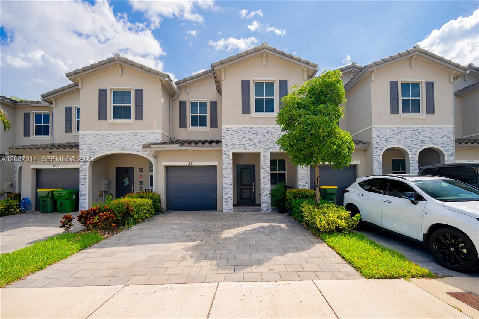 1231 SE 27th Terrace