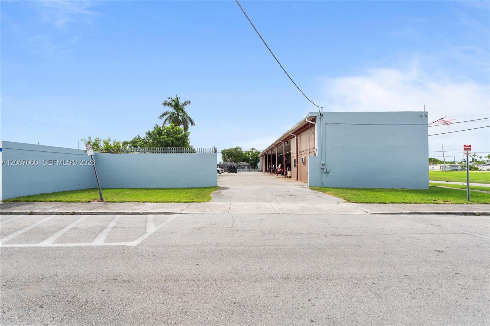 105 NE 1st Road