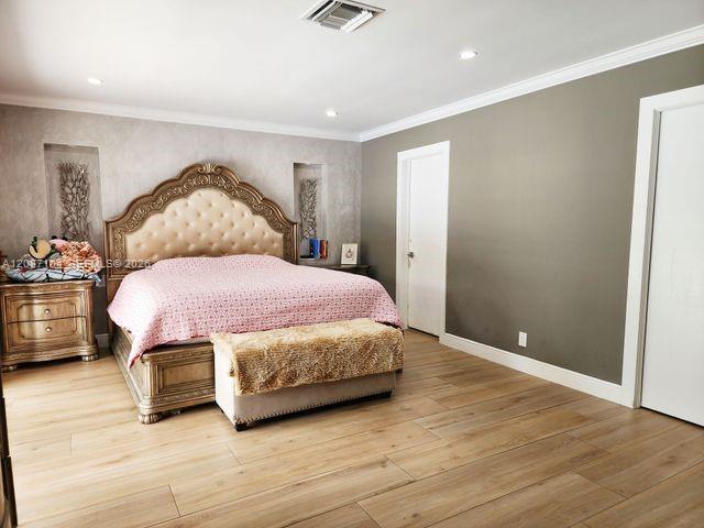 580 NW 66th Avenue