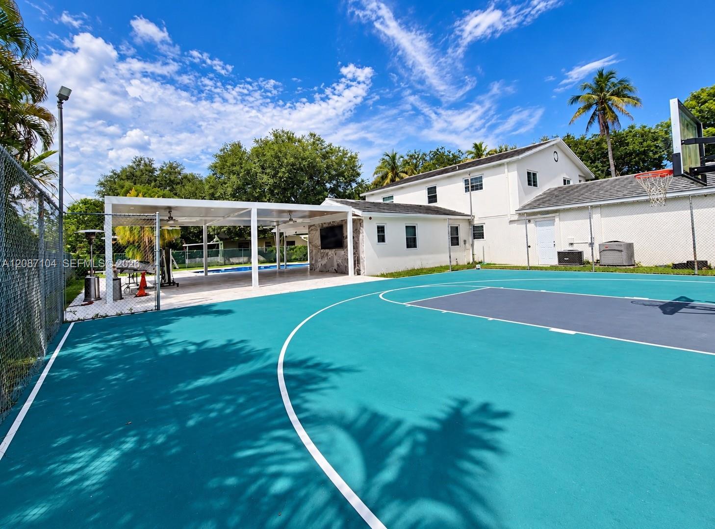 580 NW 66th Avenue
