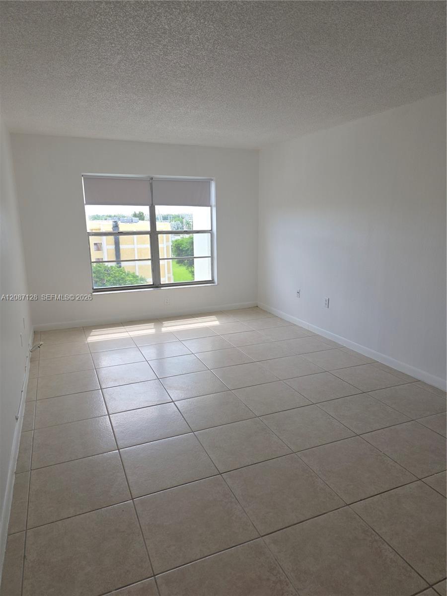 9310 Fontainebleau Boulevard