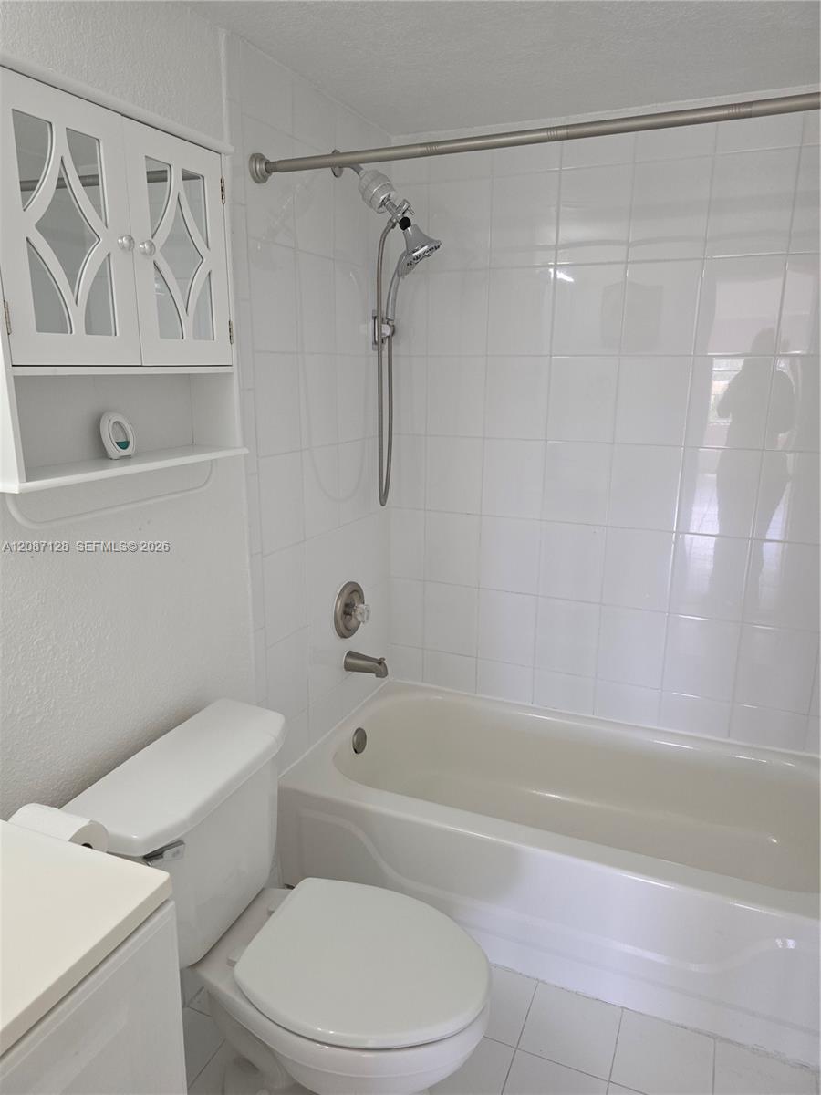 9310 Fontainebleau Boulevard