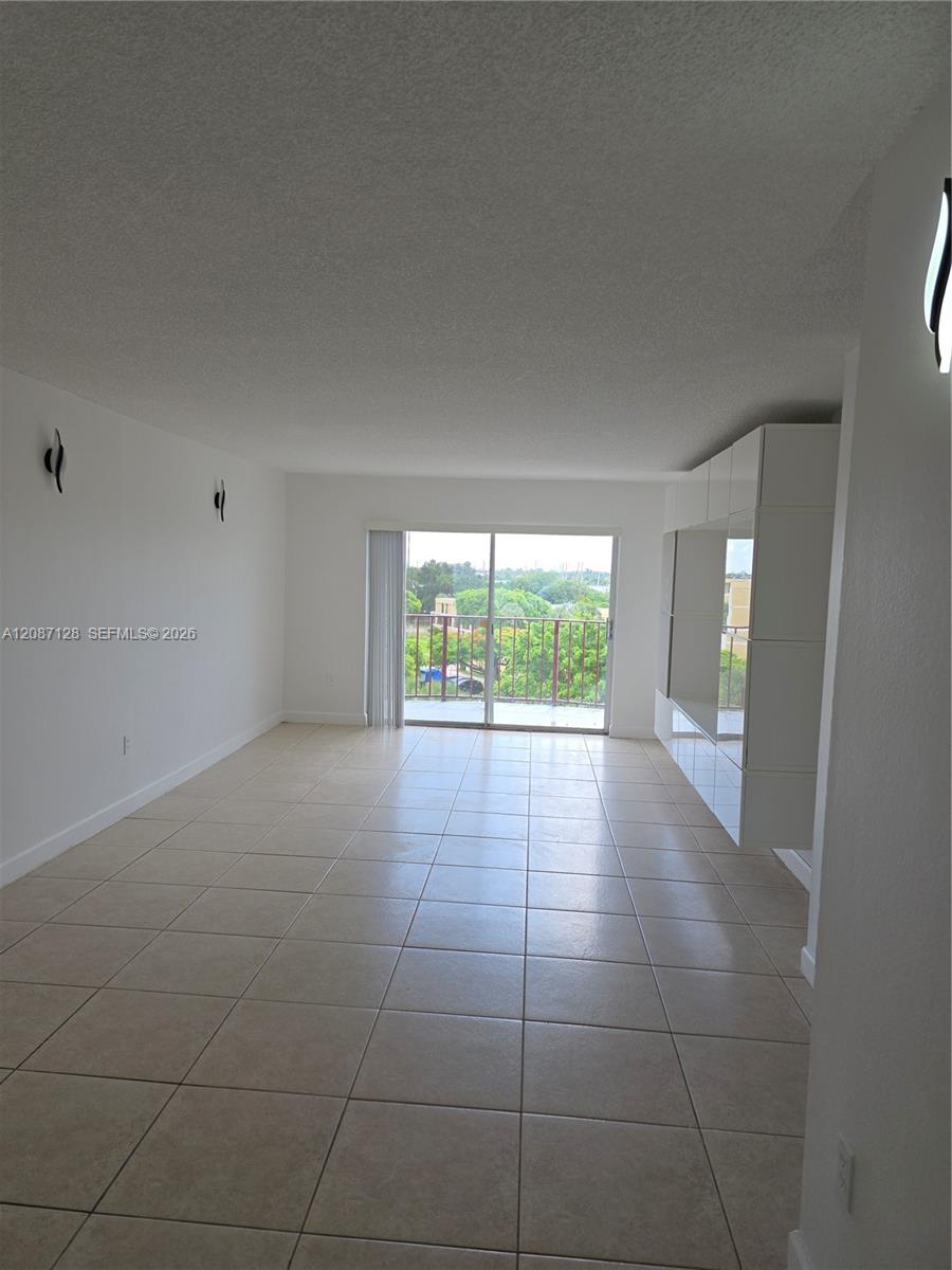 9310 Fontainebleau Boulevard