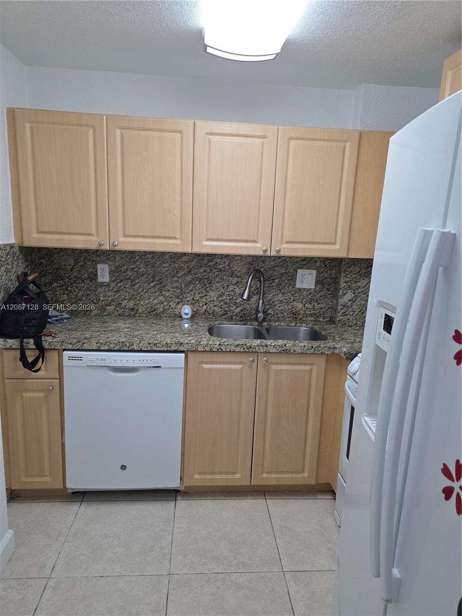 9310 Fontainebleau Boulevard