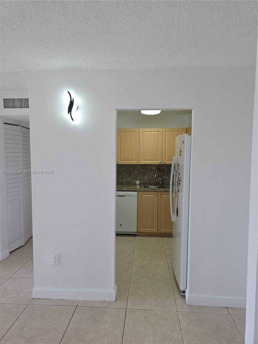 9310 Fontainebleau Boulevard