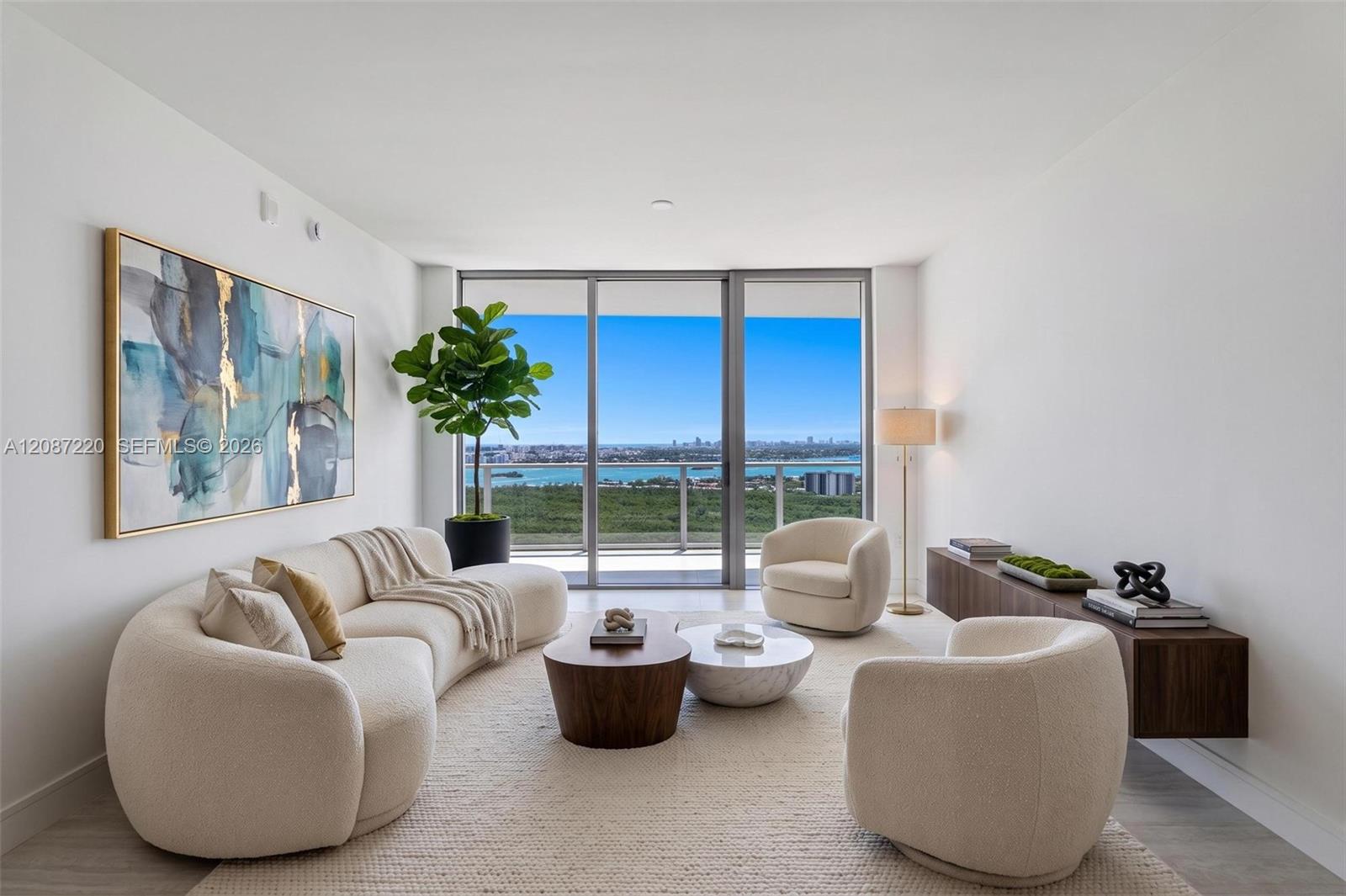 2411 Laguna