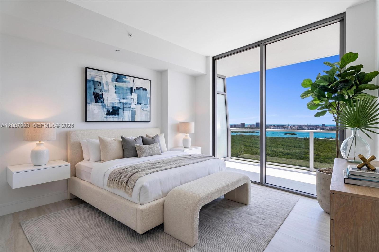 2411 Laguna