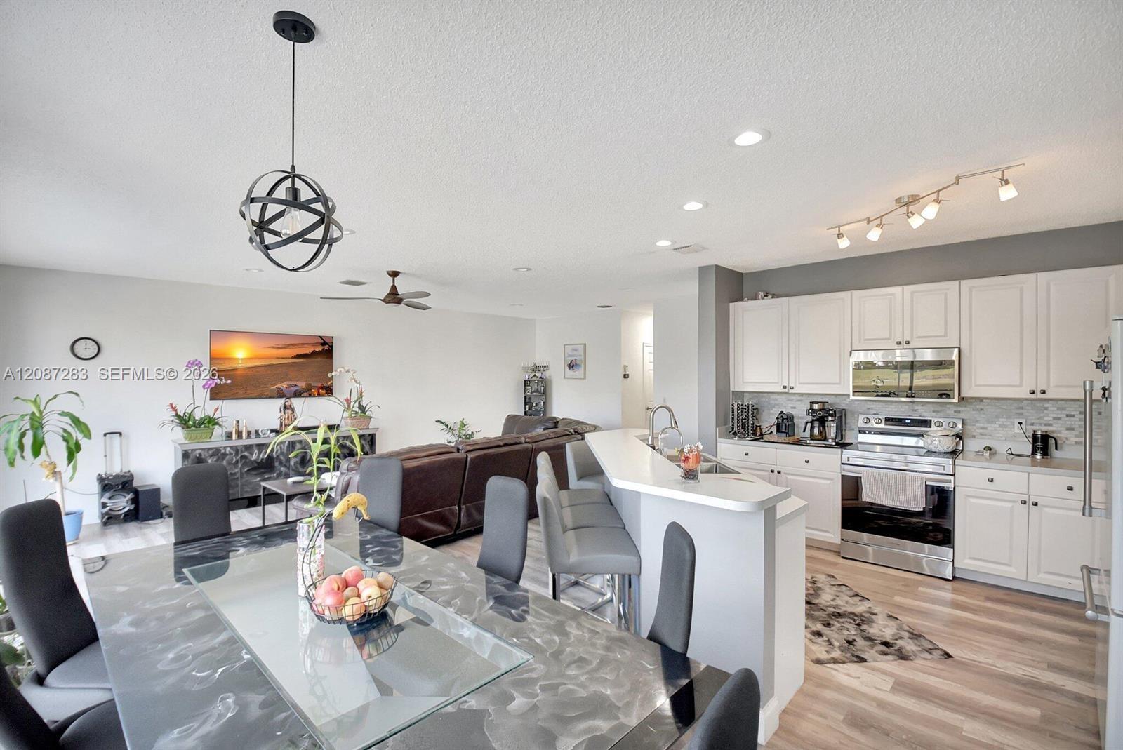 7647 Rockport Circle