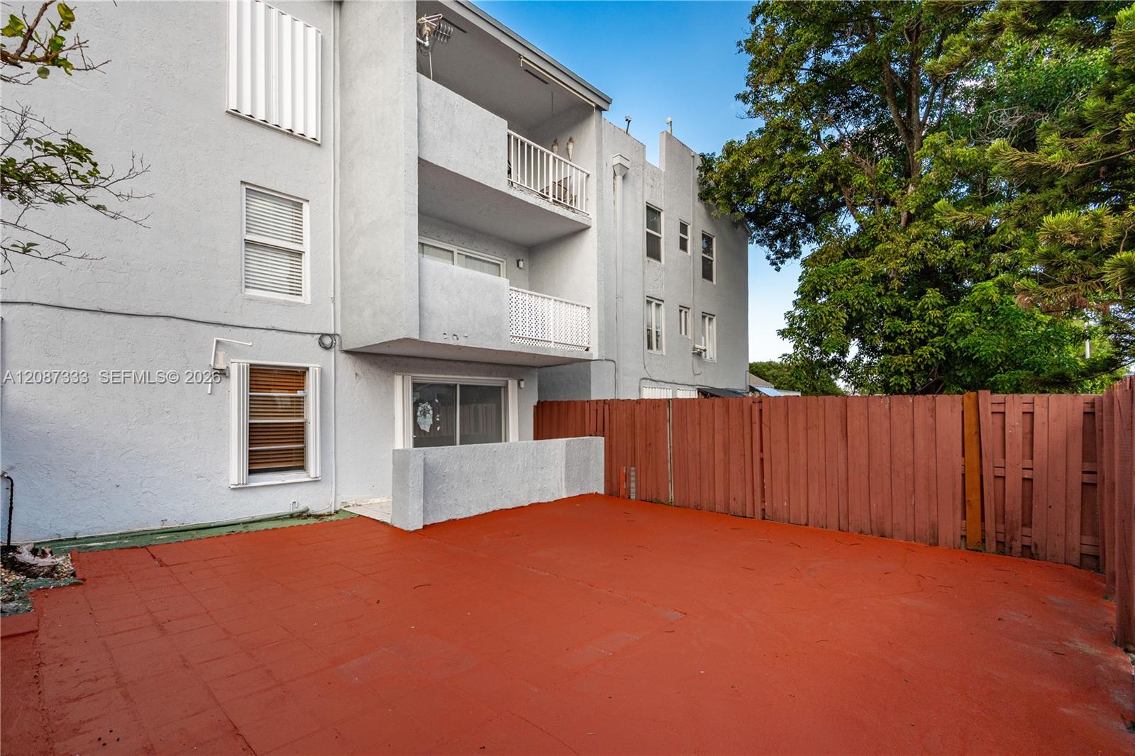 1725 W 60th Street