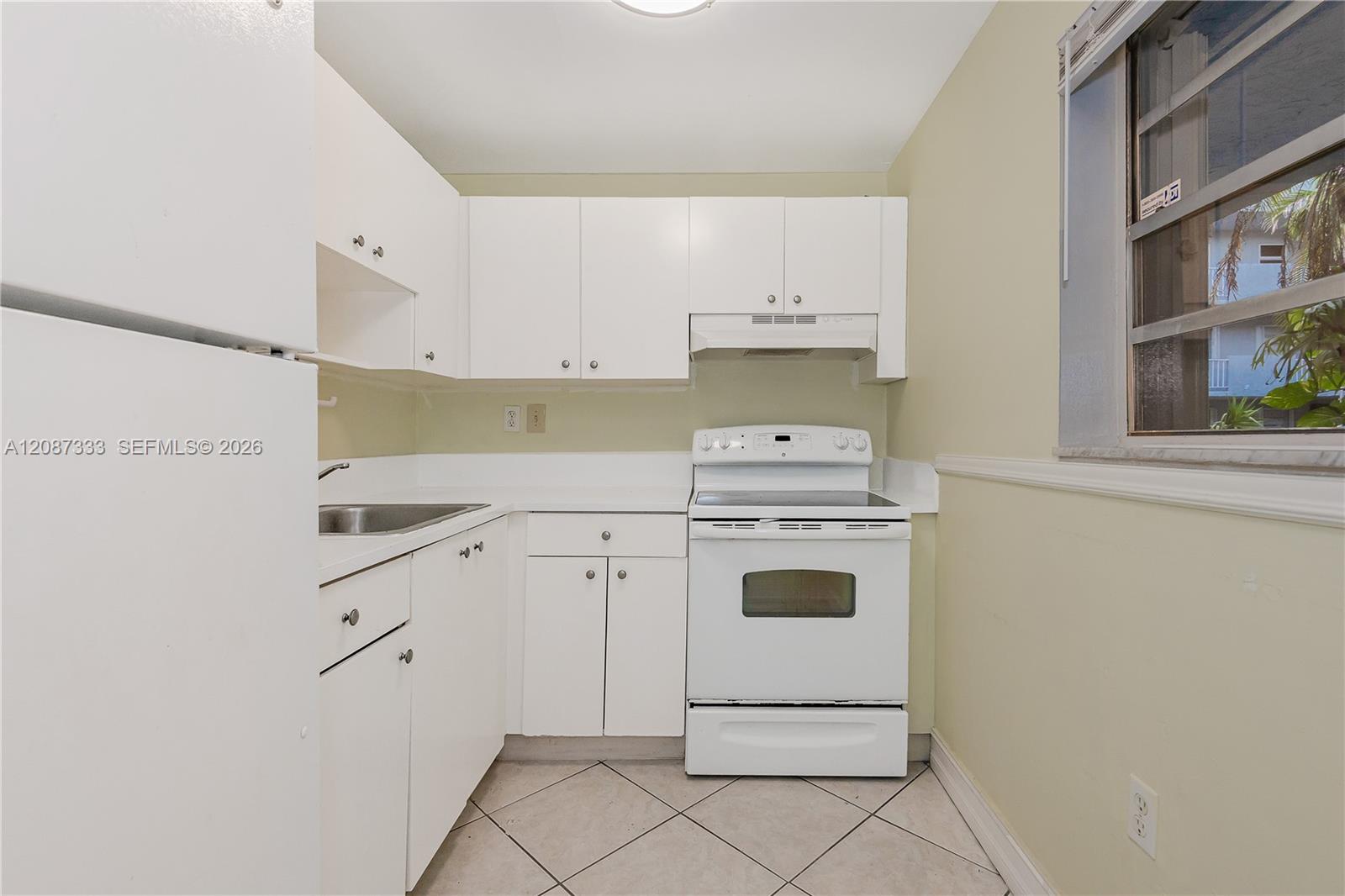 1725 W 60th Street