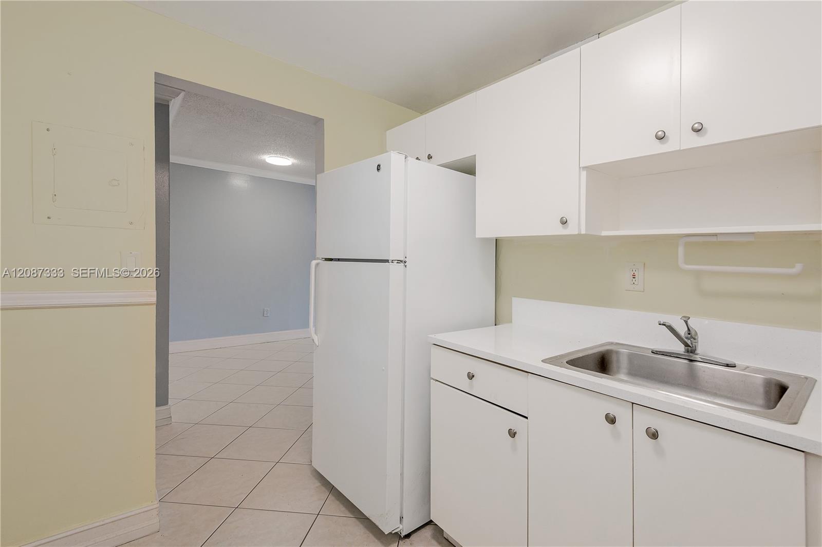 1725 W 60th Street