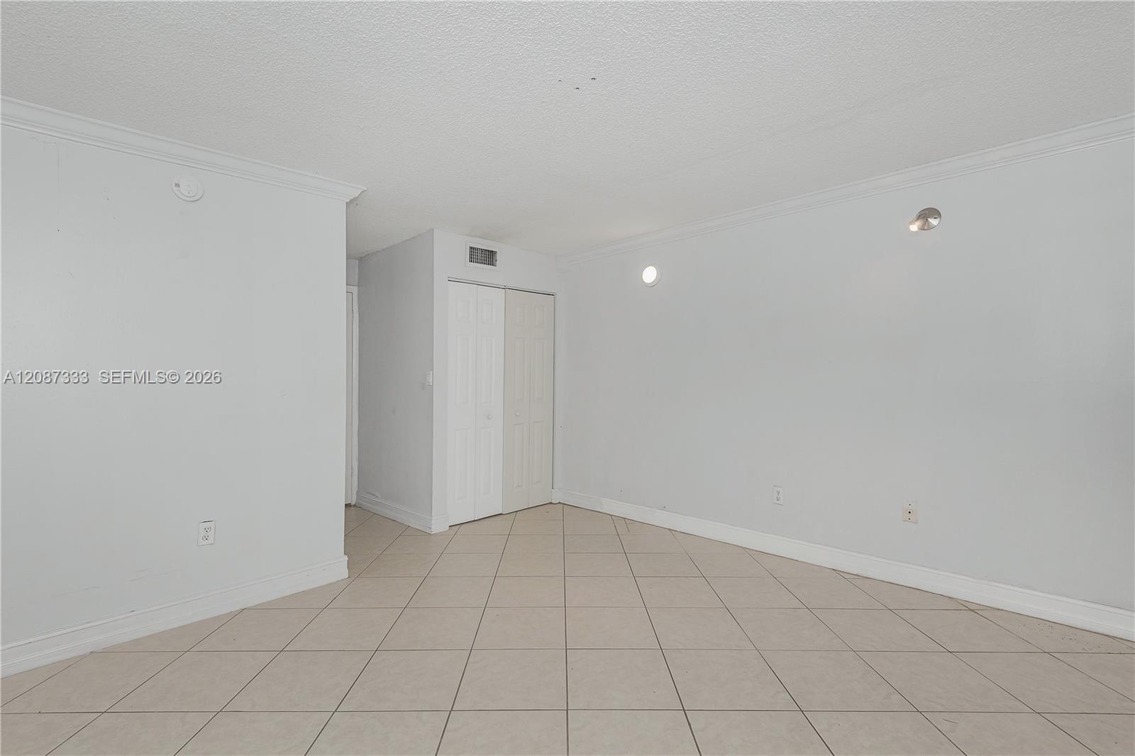 1725 W 60th Street