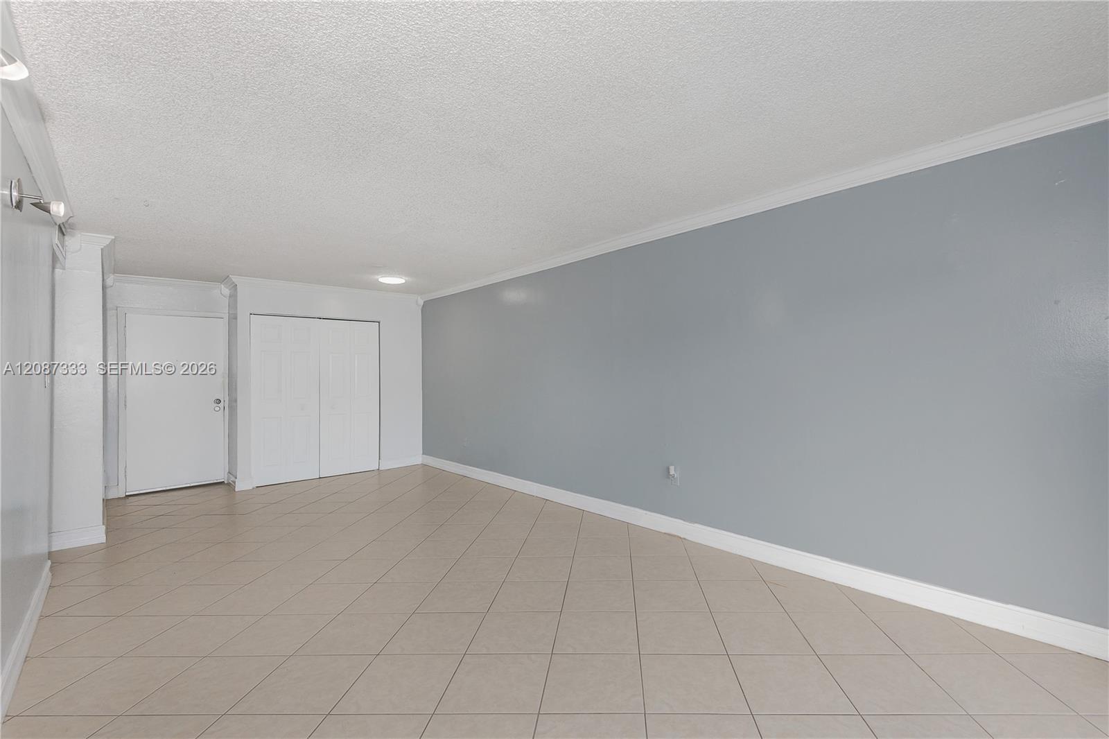 1725 W 60th Street