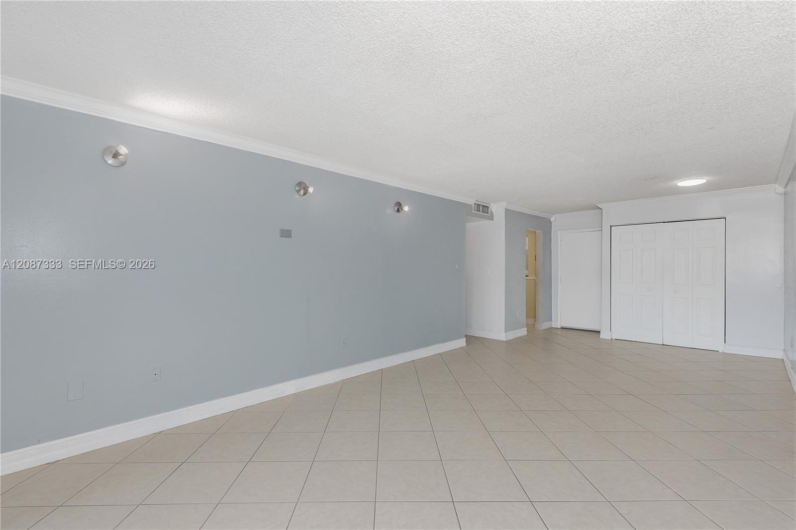 1725 W 60th Street