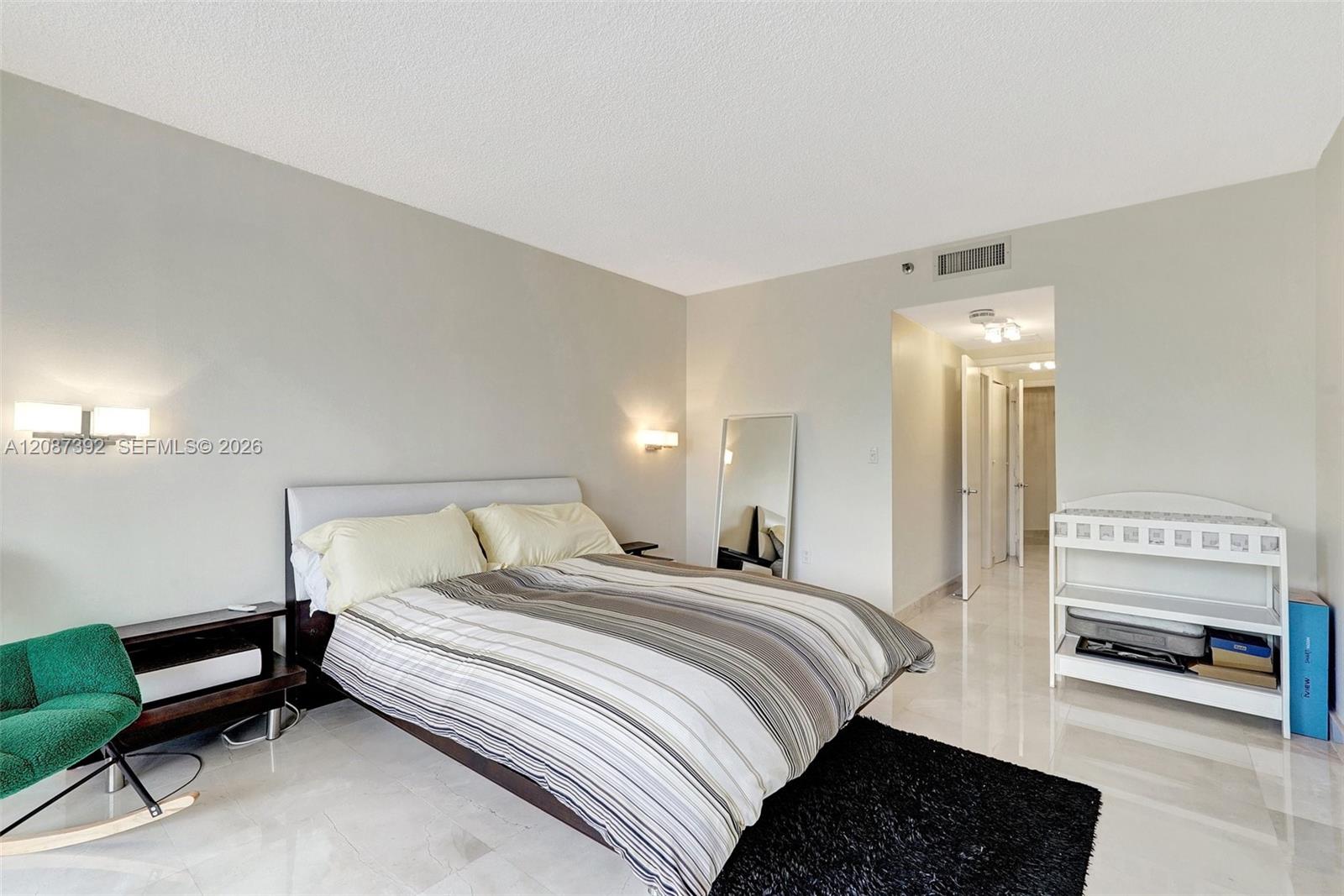 4000 Island Boulevard