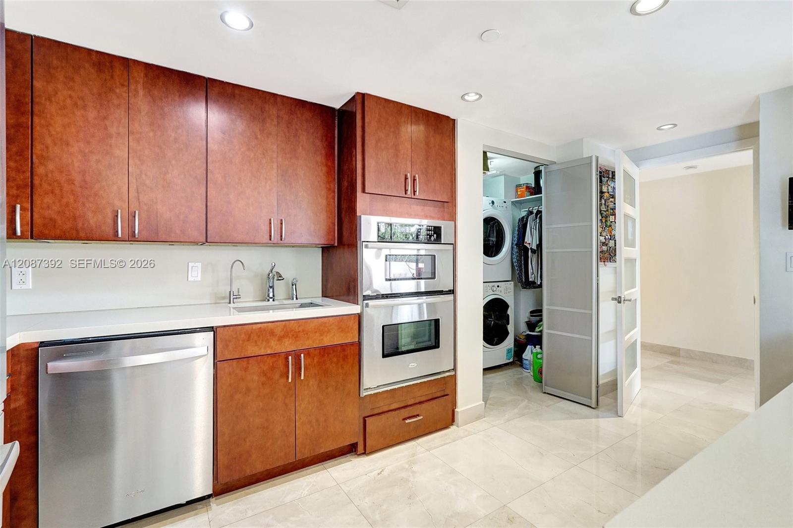 4000 Island Boulevard