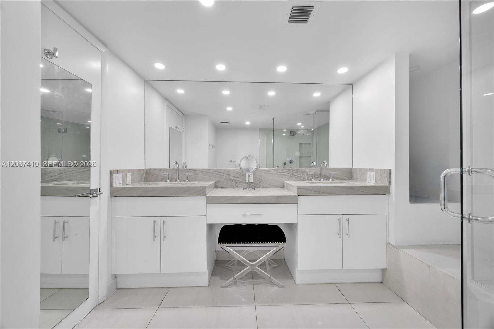 2000 Towerside Terrace
